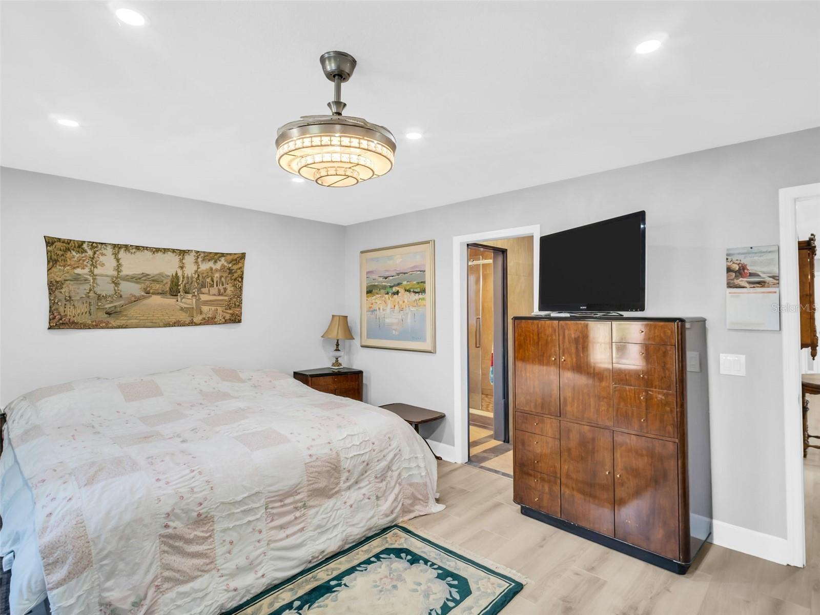 Image 34 of 92 For 4915 South Road