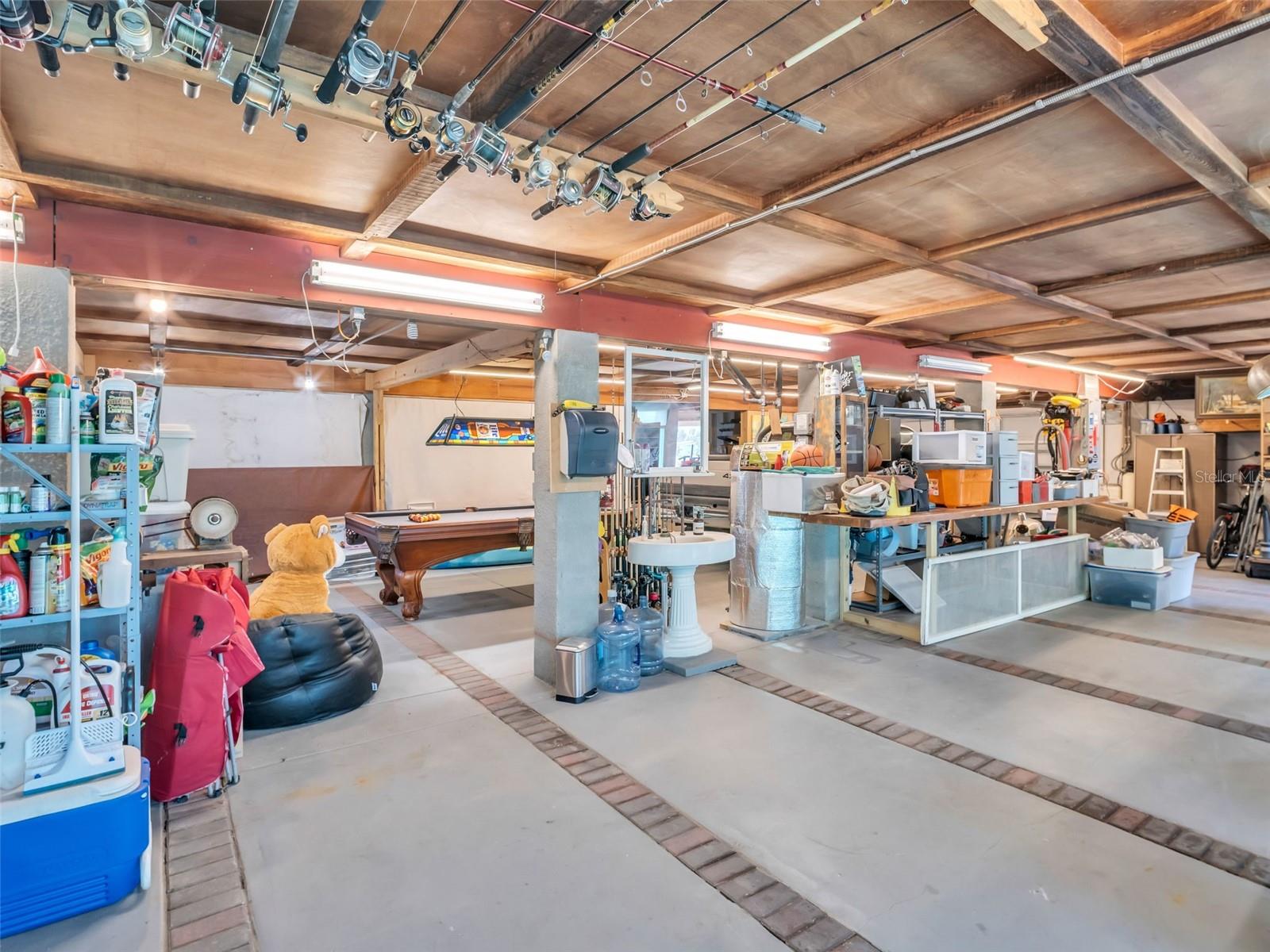 Image 43 of 92 For 4915 South Road