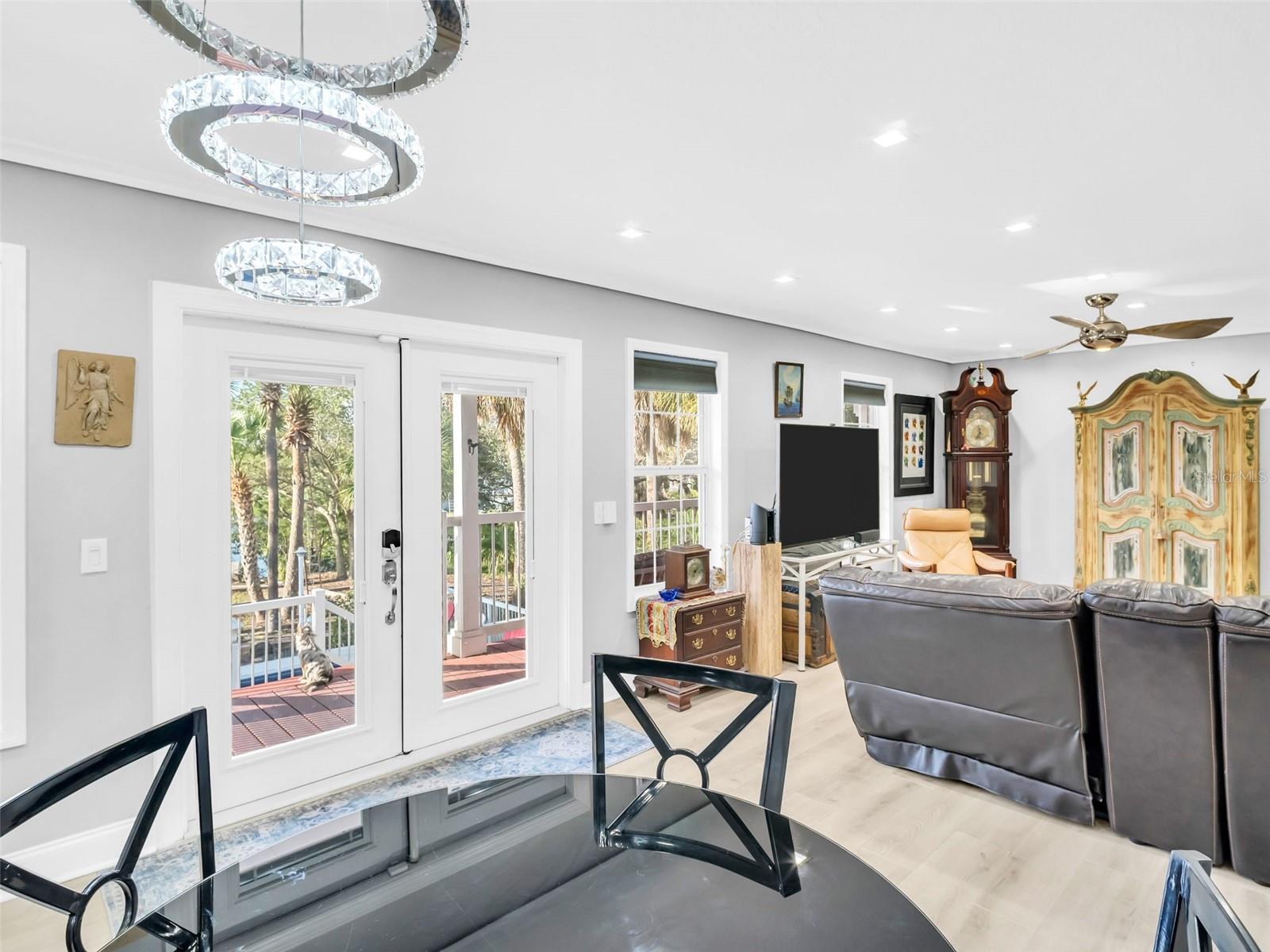 Image 9 of 92 For 4915 South Road