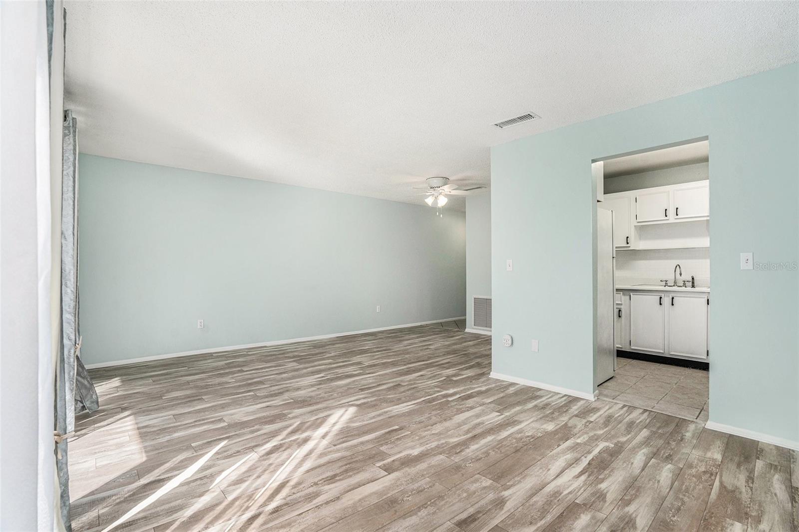 Image 11 of 35 For 5971 Terrace Park Drive N 307