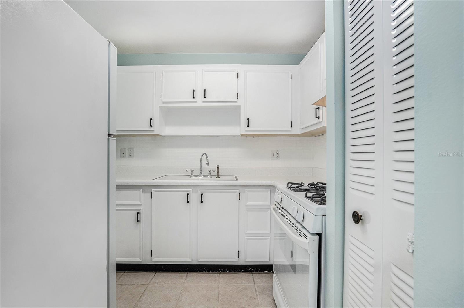 Image 13 of 35 For 5971 Terrace Park Drive N 307