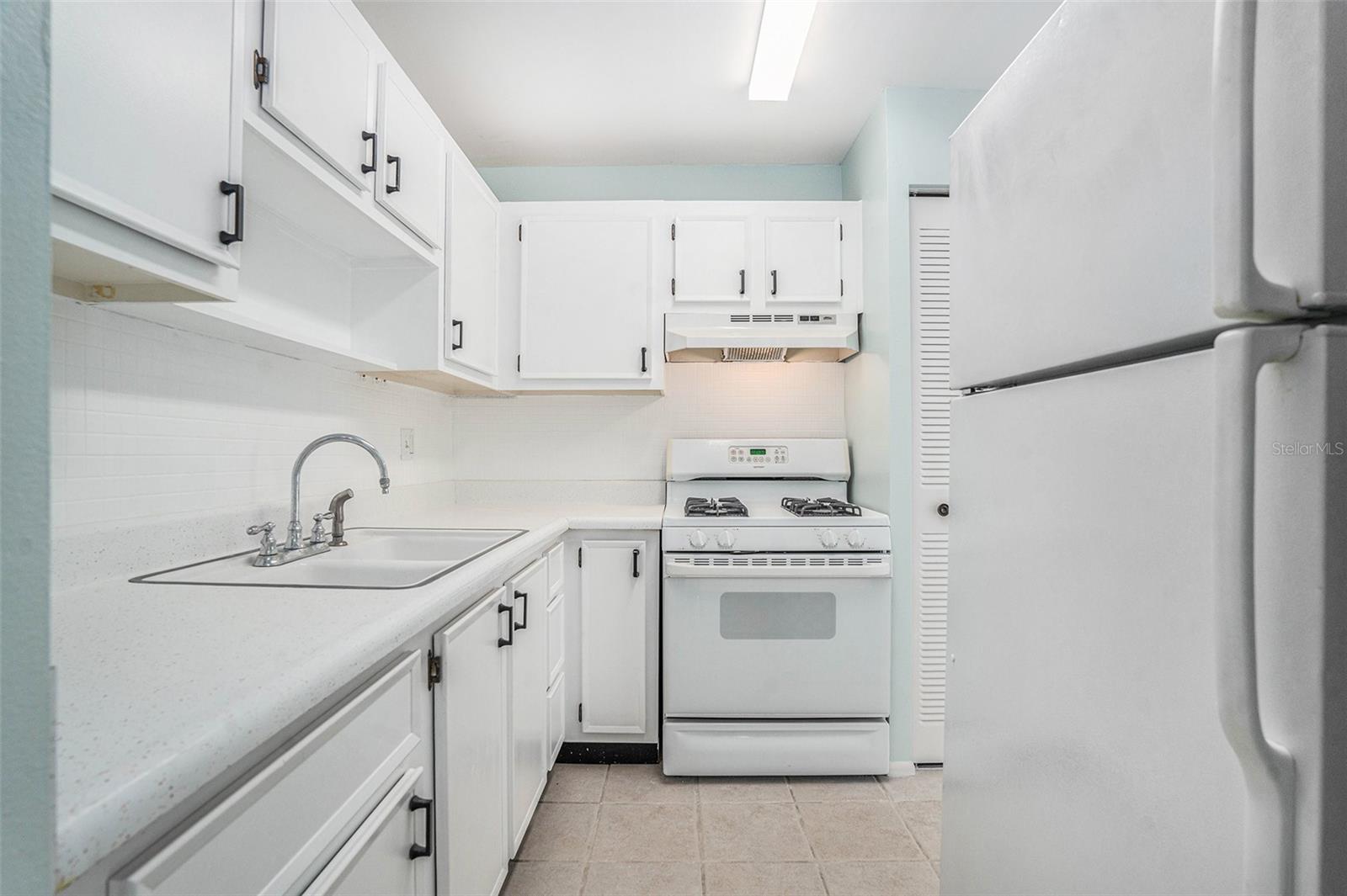 Image 14 of 35 For 5971 Terrace Park Drive N 307