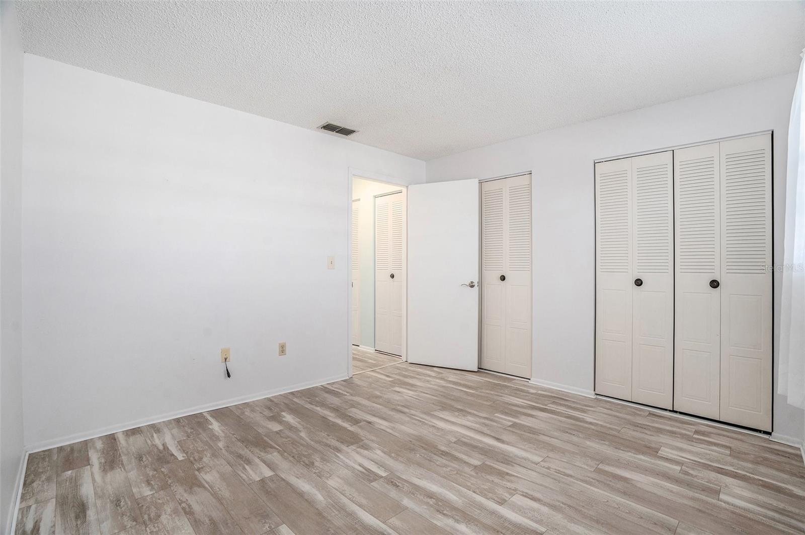 Image 20 of 35 For 5971 Terrace Park Drive N 307