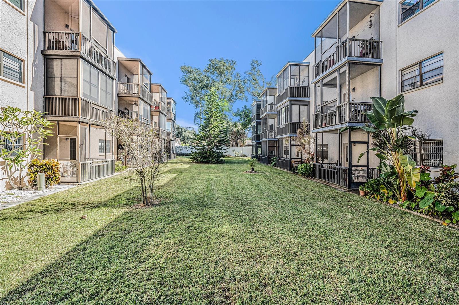 Image 25 of 35 For 5971 Terrace Park Drive N 307