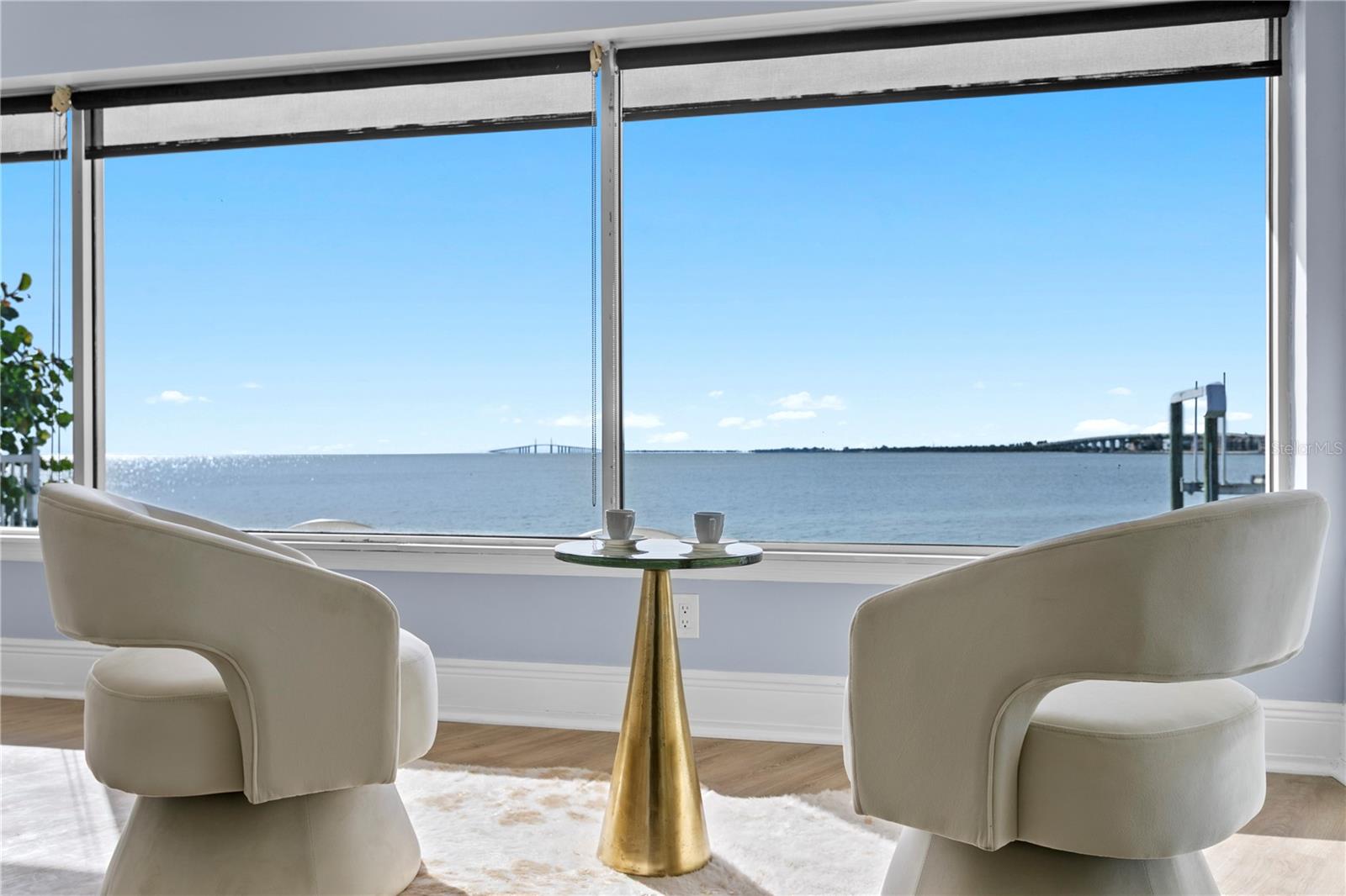 Listing photo id 11 for 2970 68th Avenue S