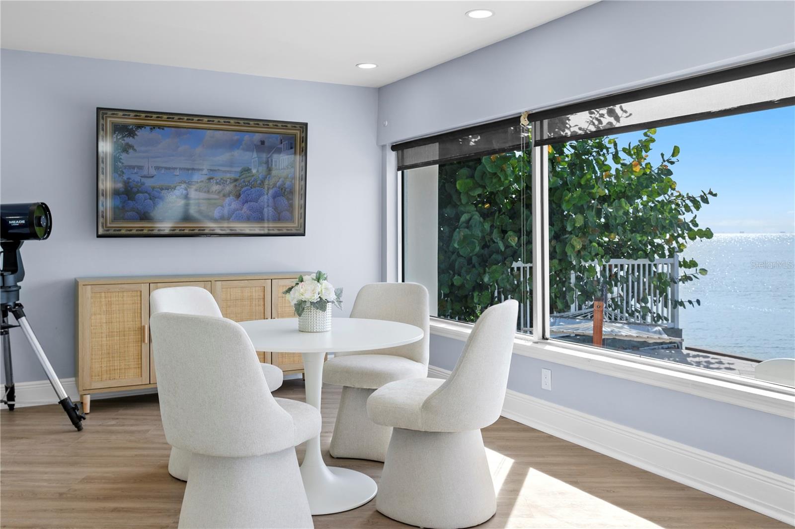 Listing photo id 12 for 2970 68th Avenue S