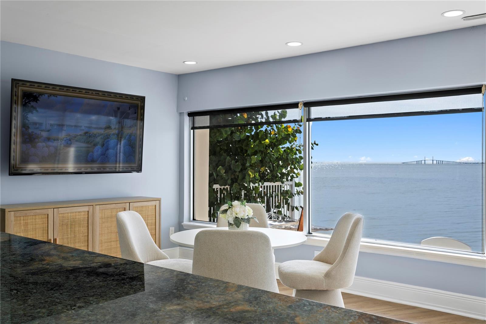 Listing photo id 16 for 2970 68th Avenue S