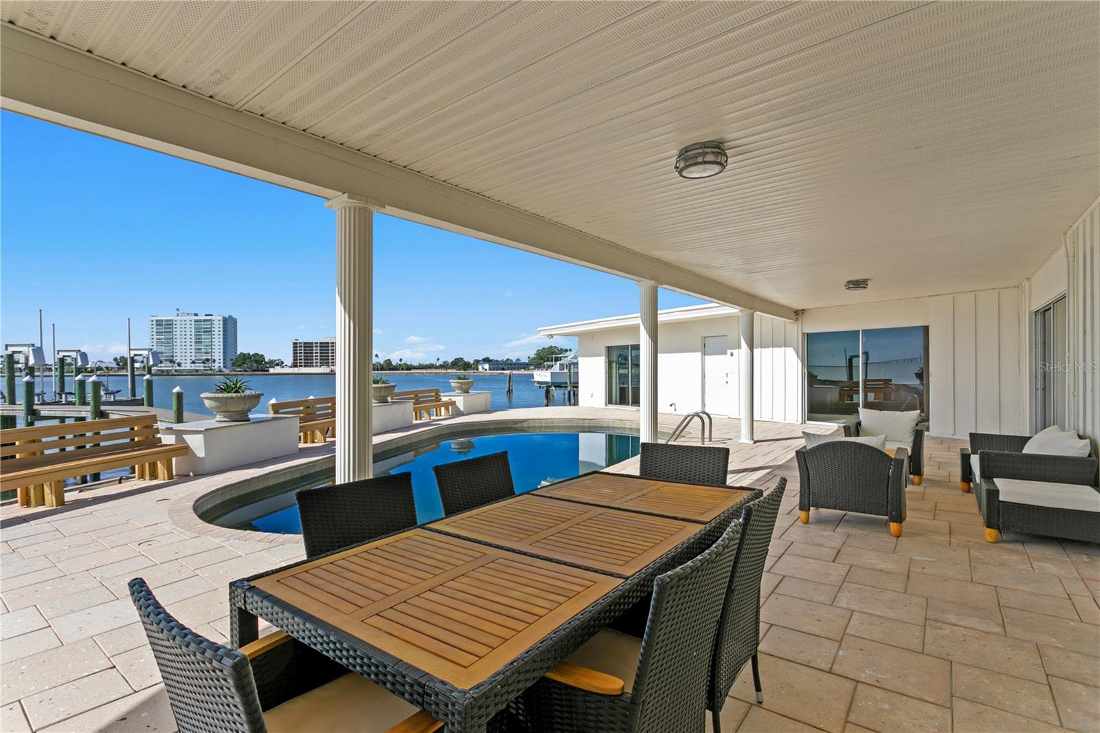 Listing photo id 26 for 2970 68th Avenue S