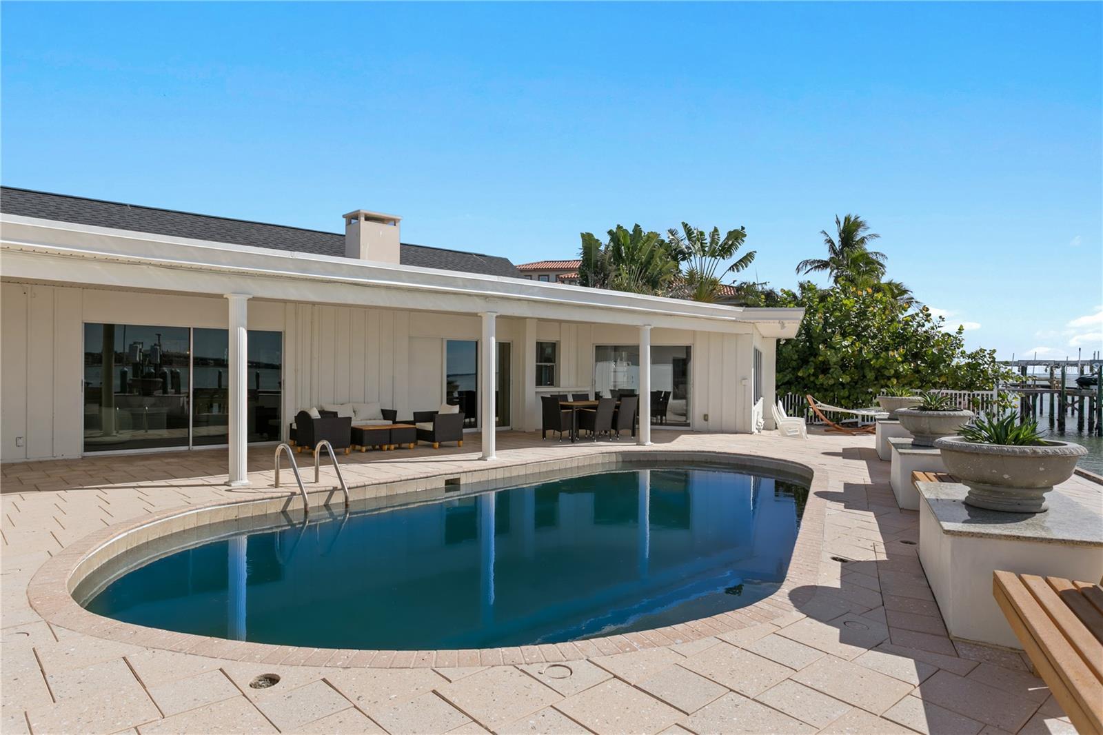 Listing photo id 30 for 2970 68th Avenue S