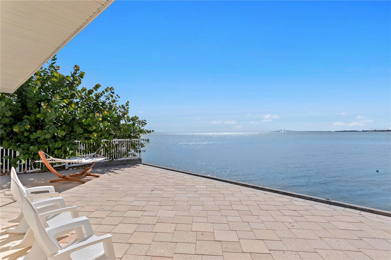 Listing photo id 31 for 2970 68th Avenue S