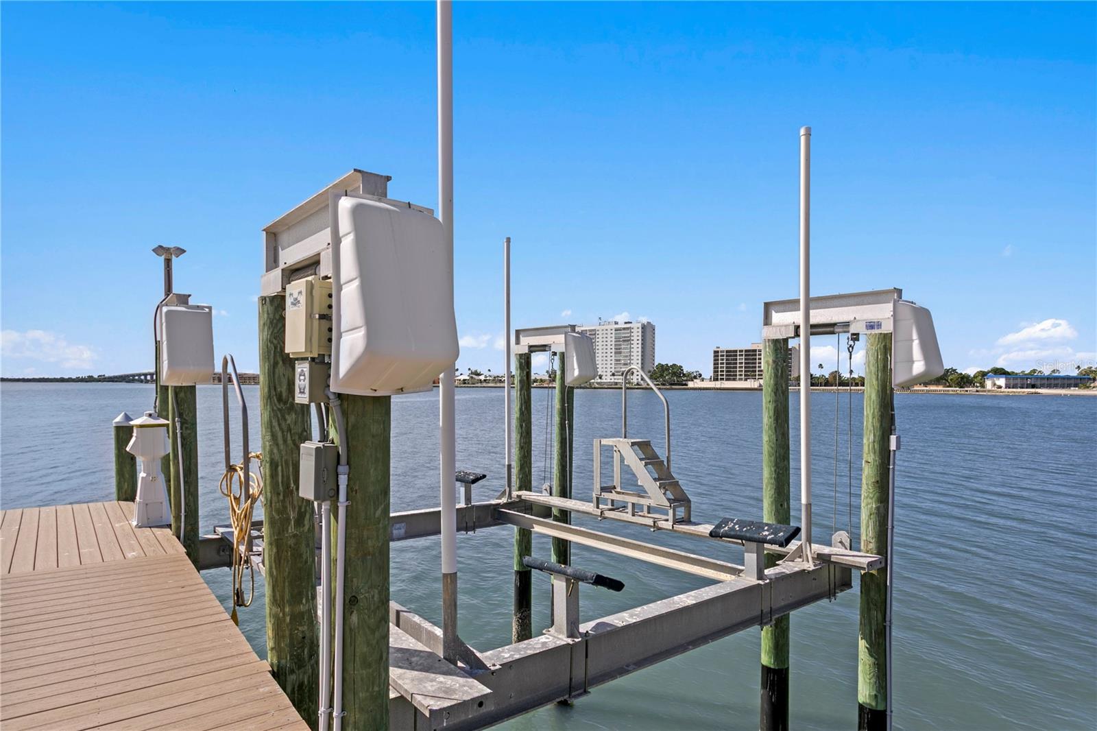 Listing photo id 36 for 2970 68th Avenue S