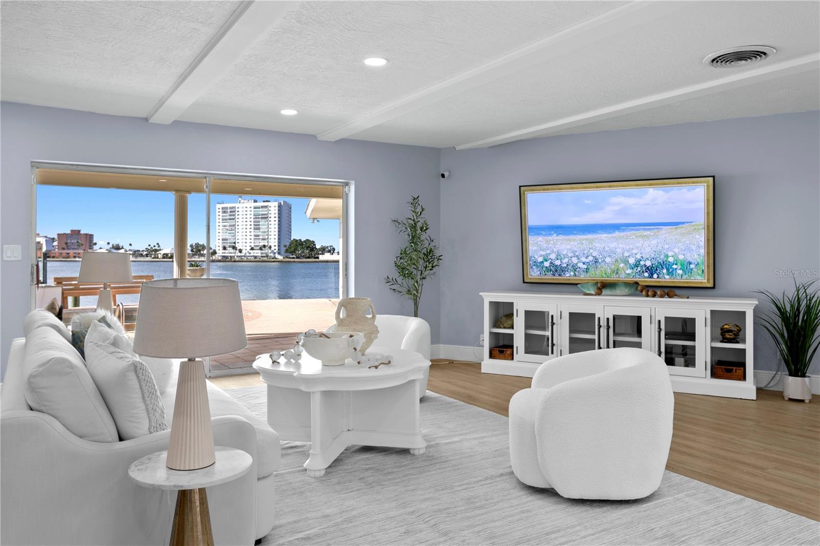 Listing photo id 5 for 2970 68th Avenue S