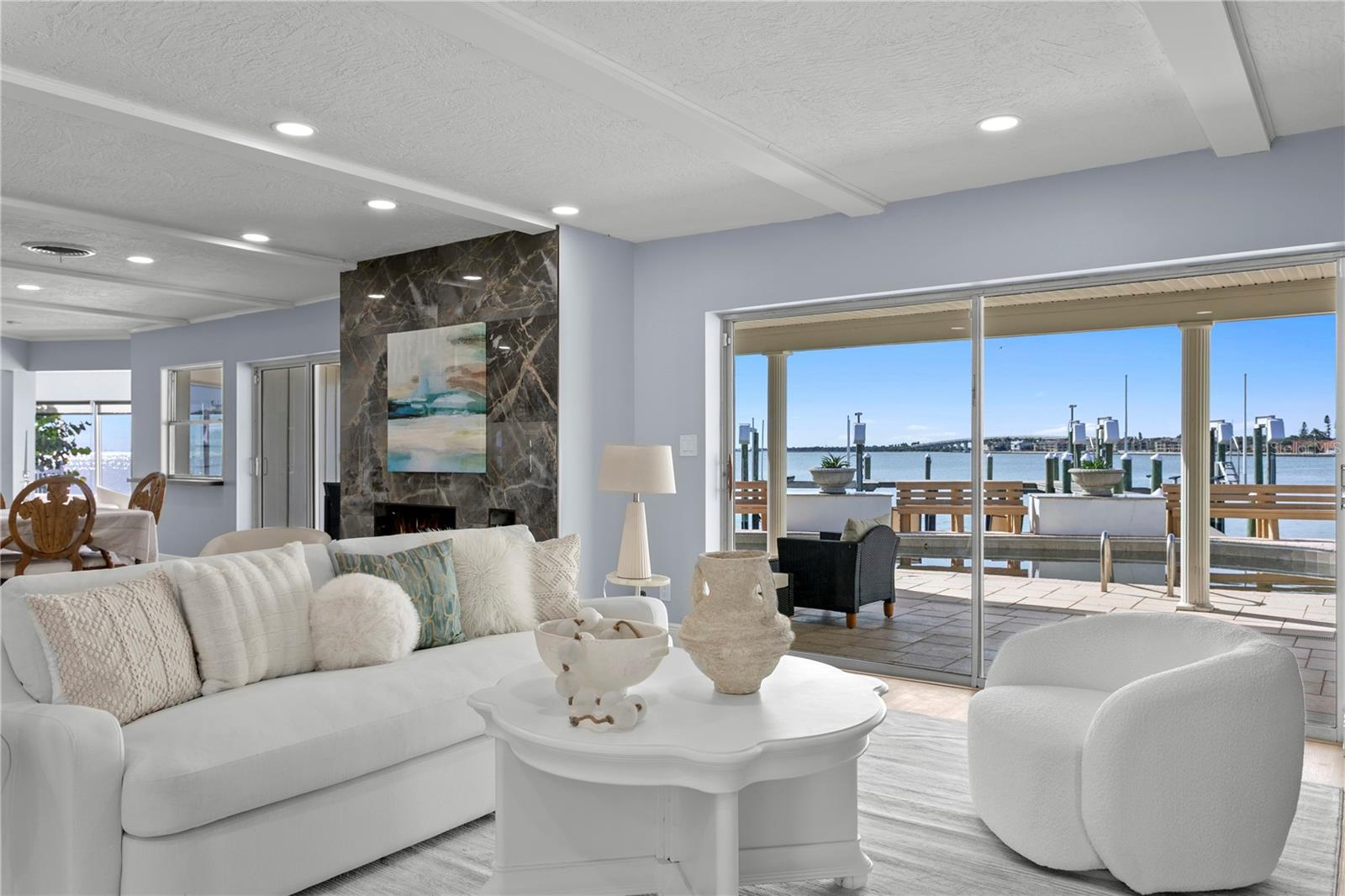 Listing photo id 7 for 2970 68th Avenue S