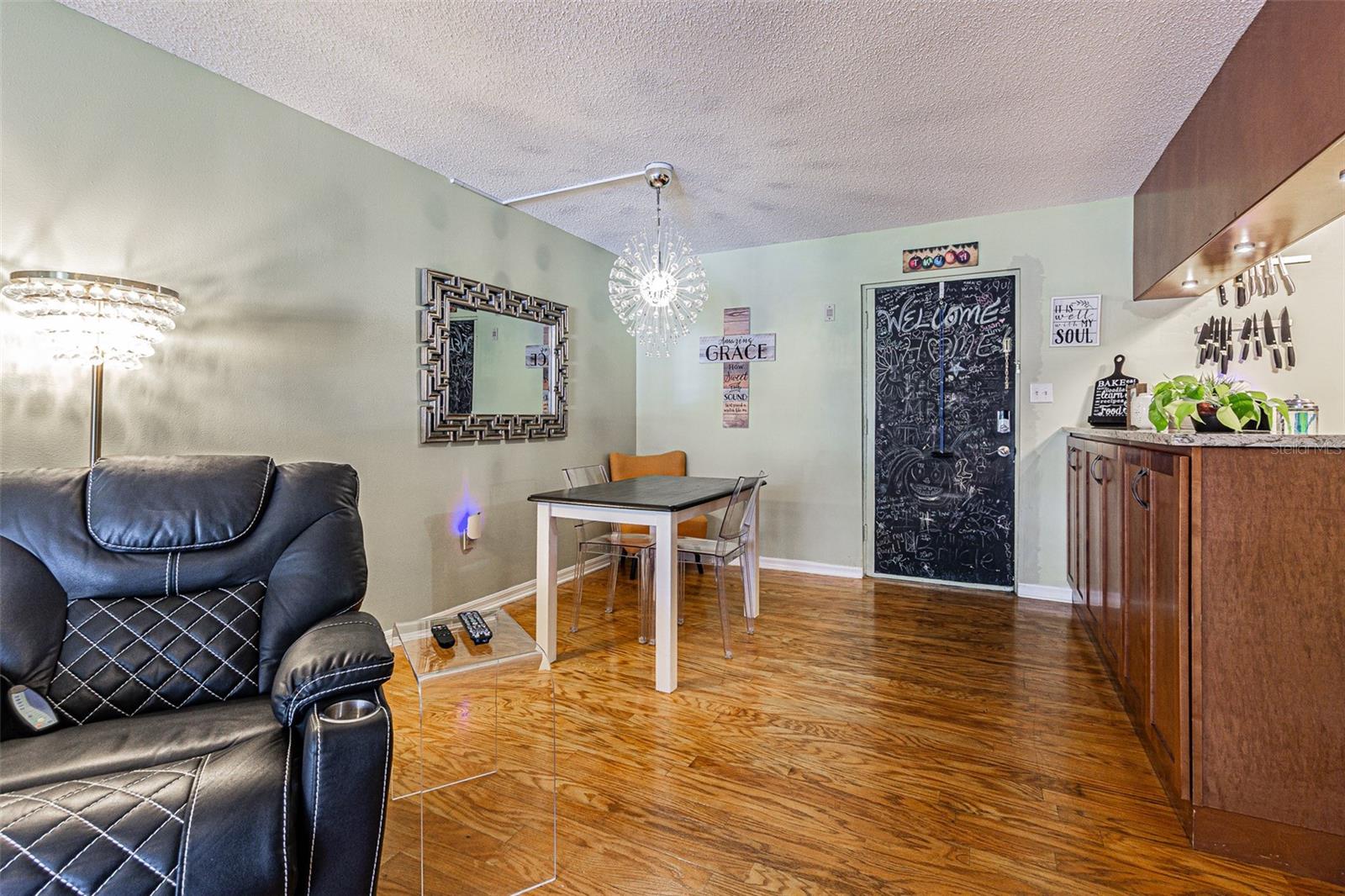 Image 14 of 35 For 2302 Manhattan Avenue 219