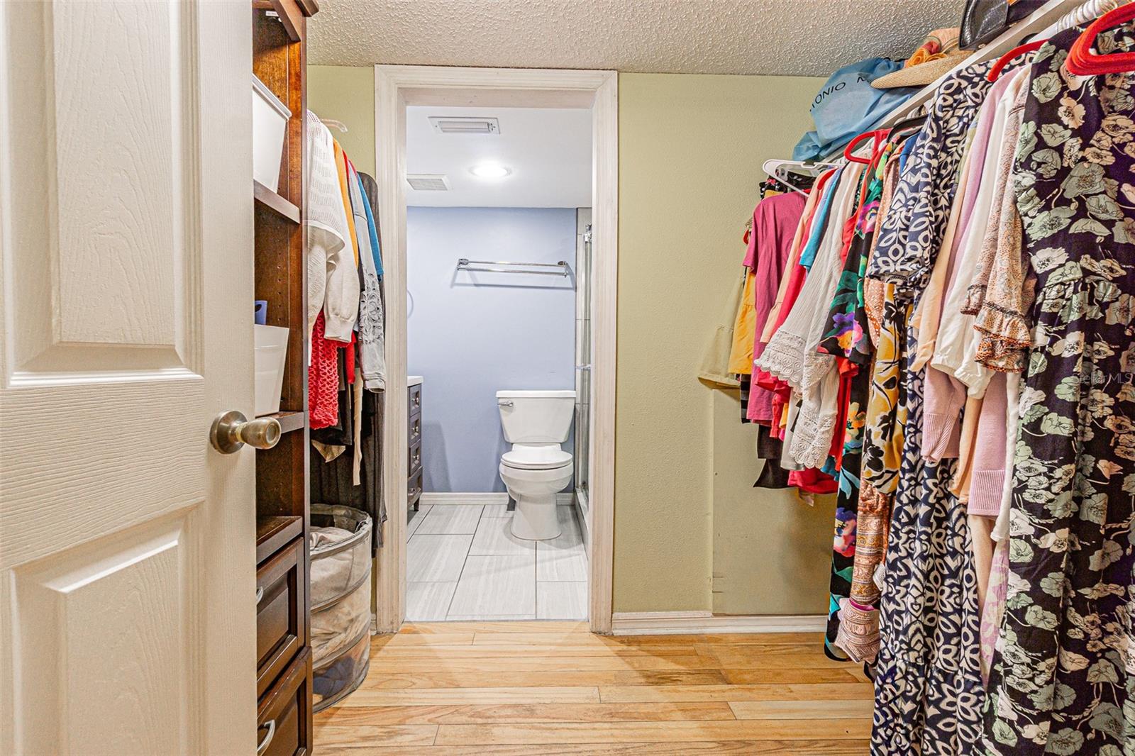 Image 16 of 35 For 2302 Manhattan Avenue 219