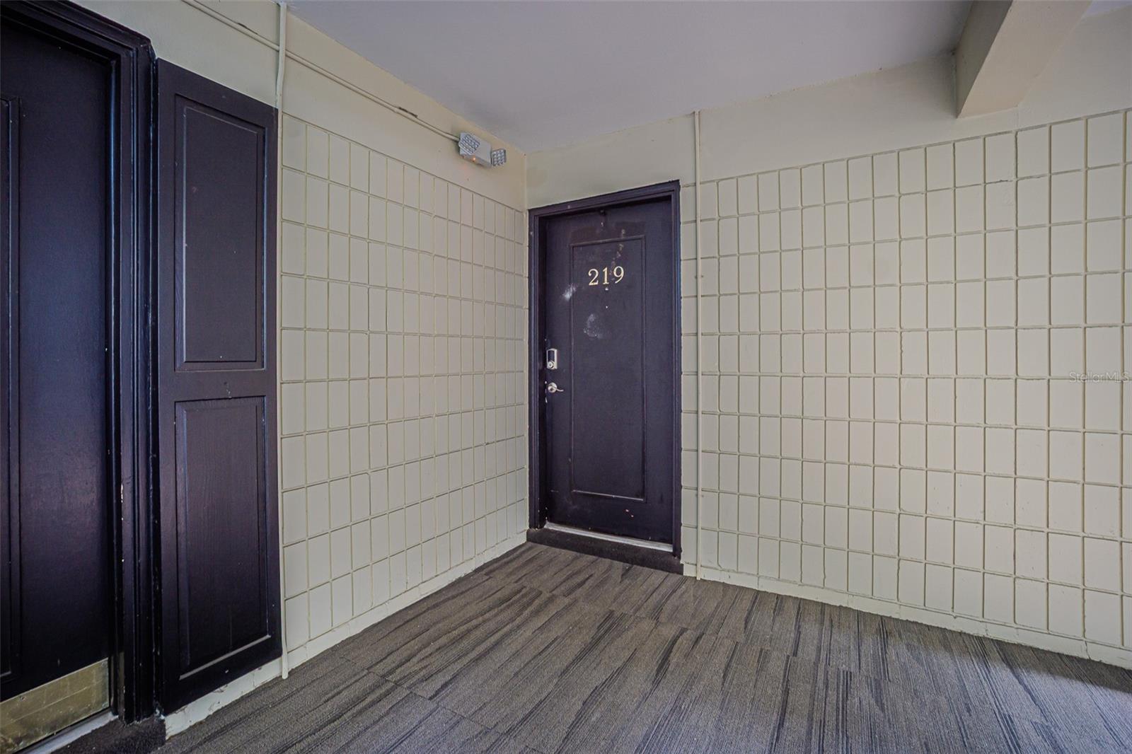 Image 28 of 35 For 2302 Manhattan Avenue 219