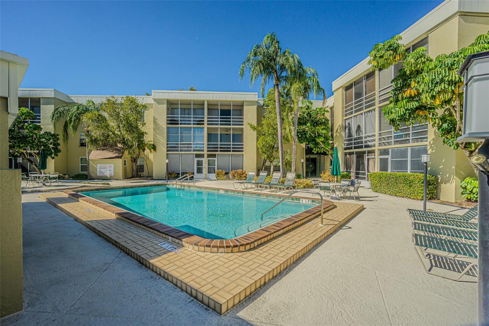 Image 34 of 35 For 2302 Manhattan Avenue 219