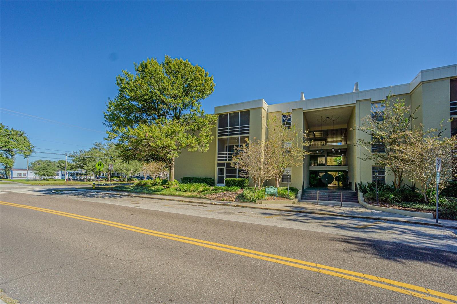 Image 35 of 35 For 2302 Manhattan Avenue 219