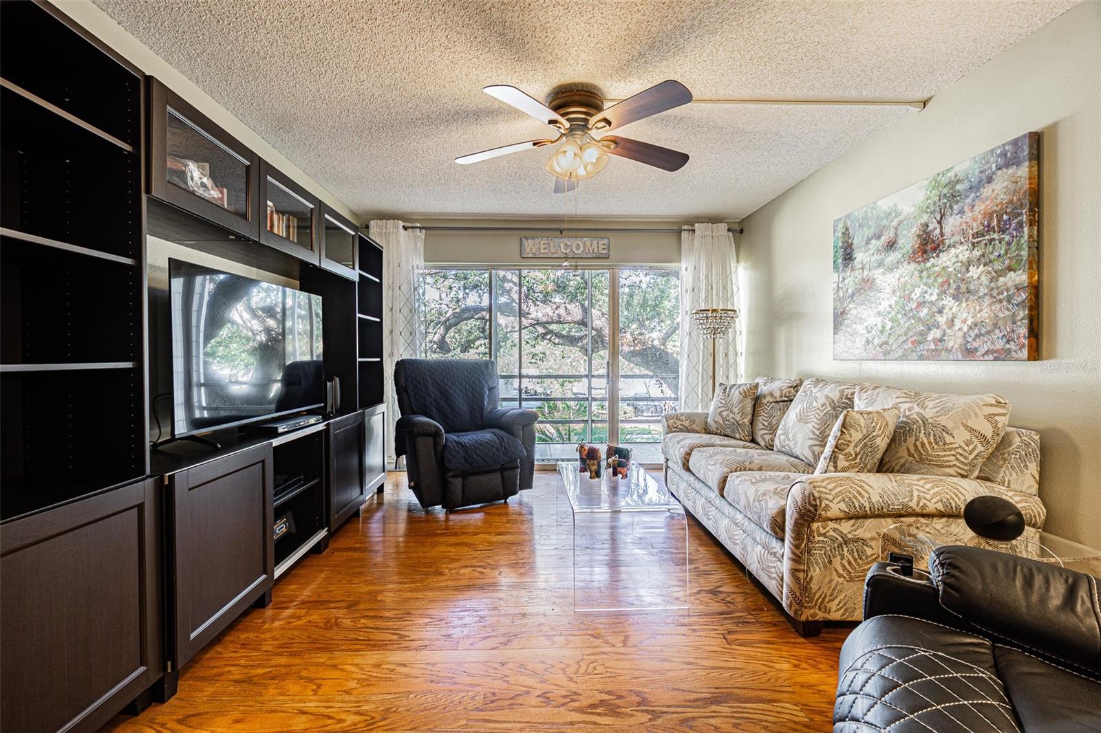 Image 9 of 35 For 2302 Manhattan Avenue 219