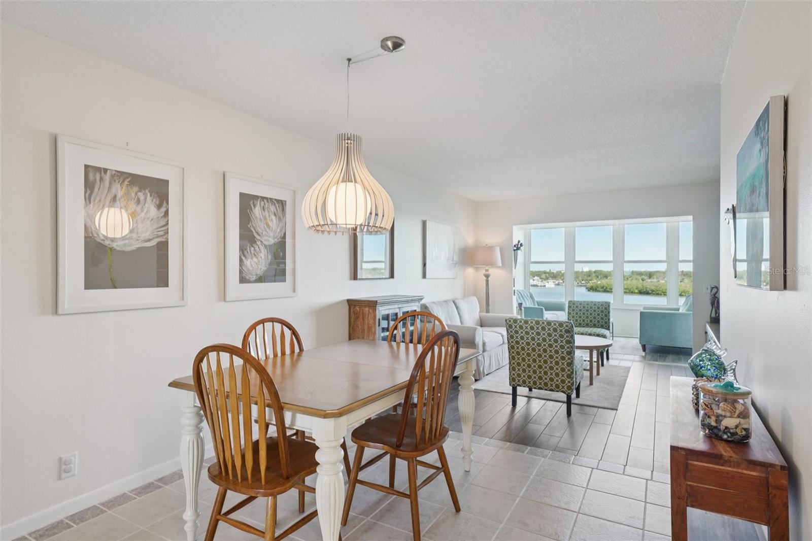 Image 12 of 36 For 1847 Shore Drive S 711