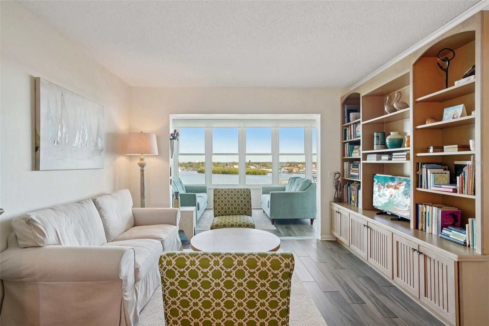 Image 14 of 36 For 1847 Shore Drive S 711