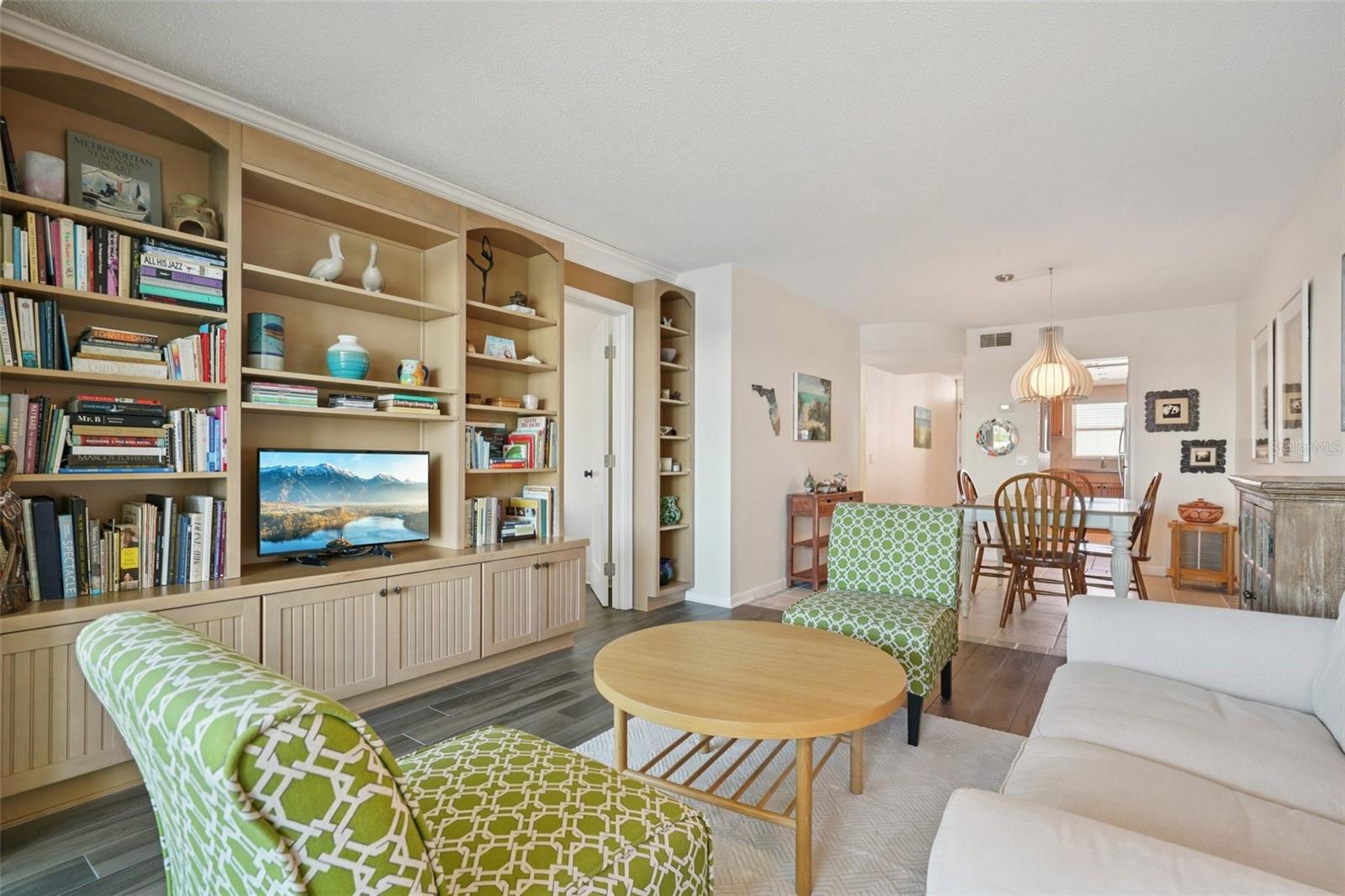 Image 15 of 36 For 1847 Shore Drive S 711