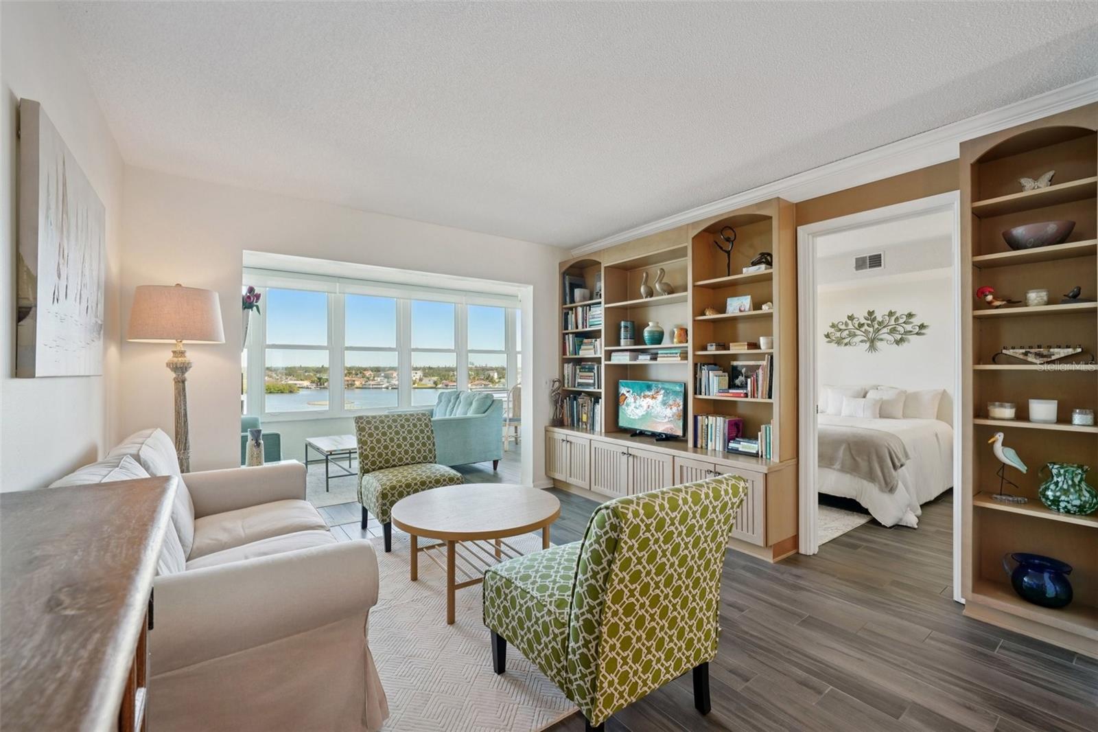 Image 16 of 36 For 1847 Shore Drive S 711