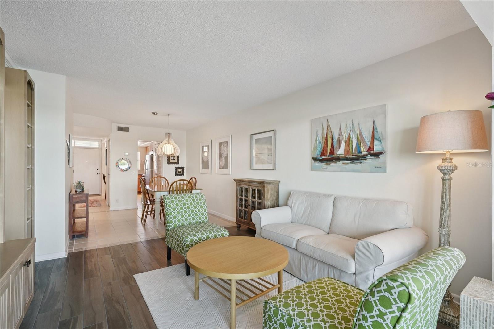 Image 17 of 36 For 1847 Shore Drive S 711