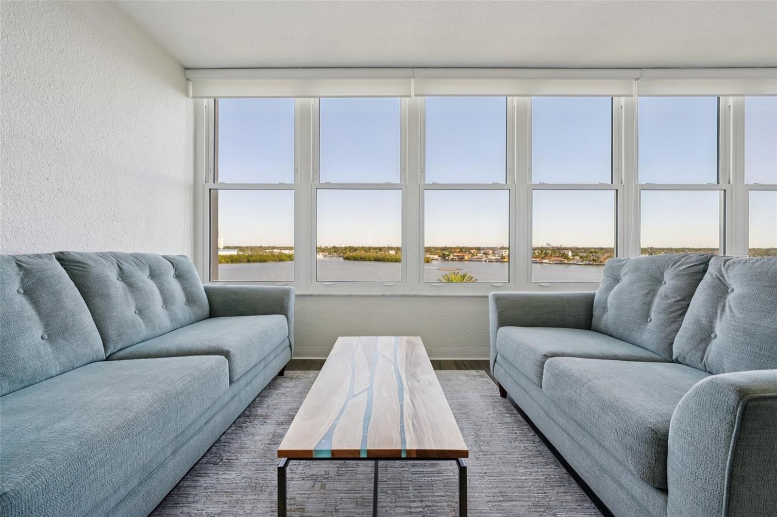 Image 18 of 36 For 1847 Shore Drive S 711