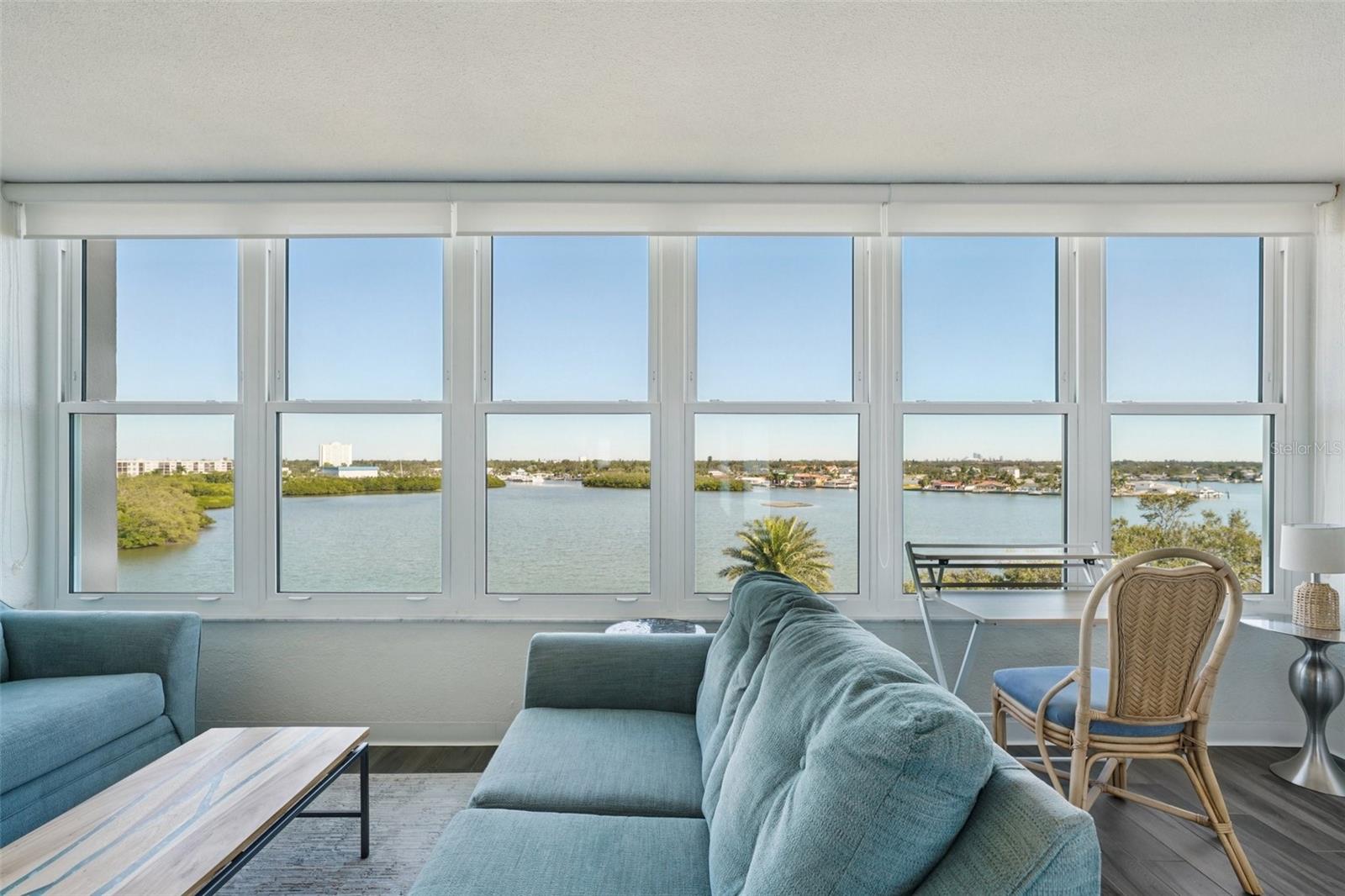 Image 20 of 36 For 1847 Shore Drive S 711