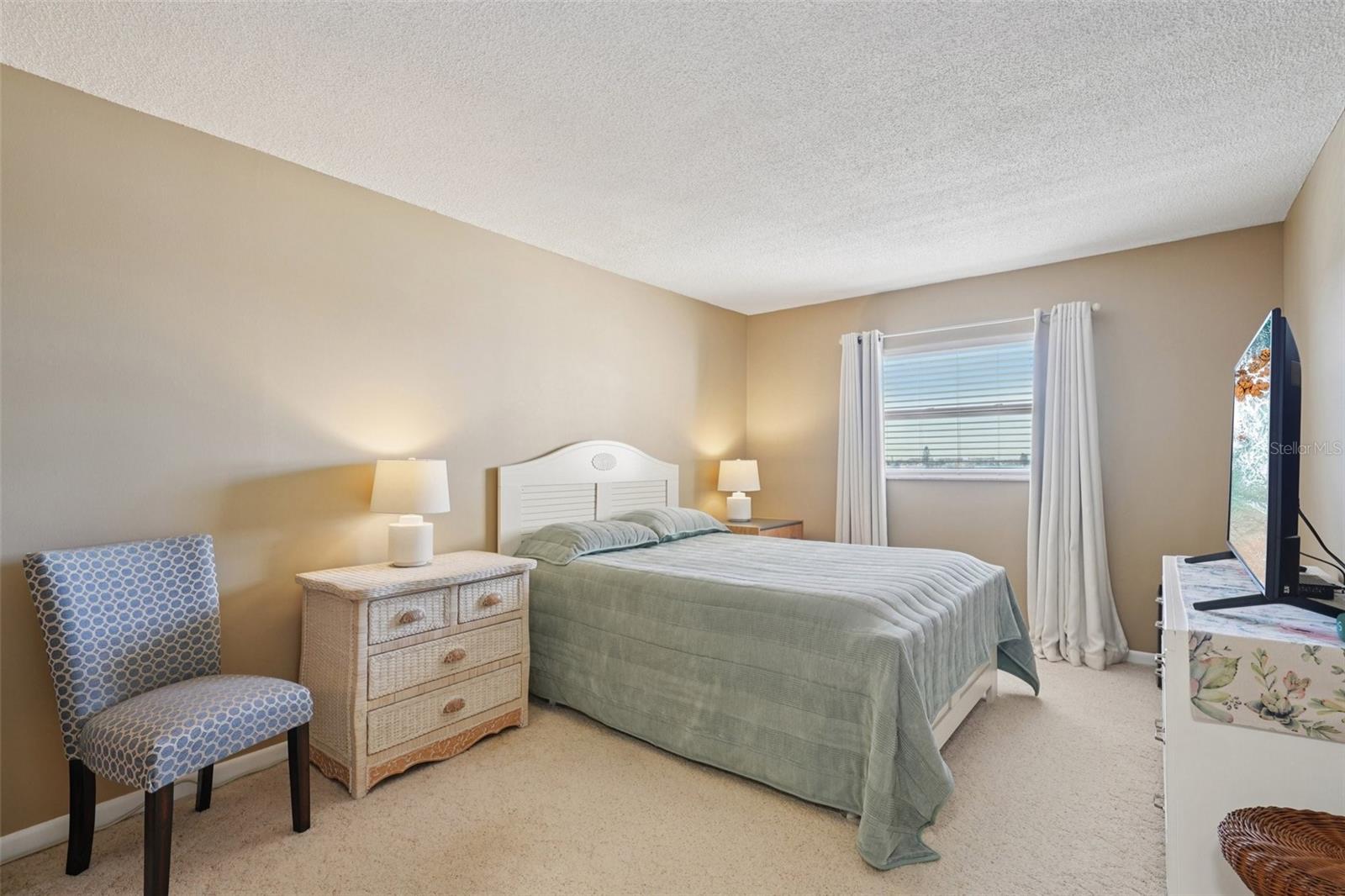 Image 21 of 36 For 1847 Shore Drive S 711