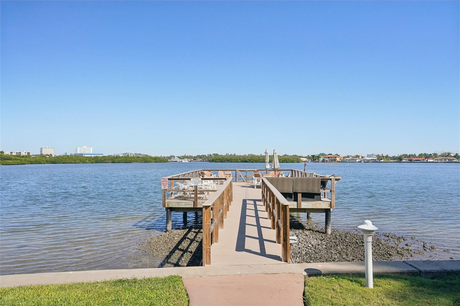 Image 29 of 36 For 1847 Shore Drive S 711