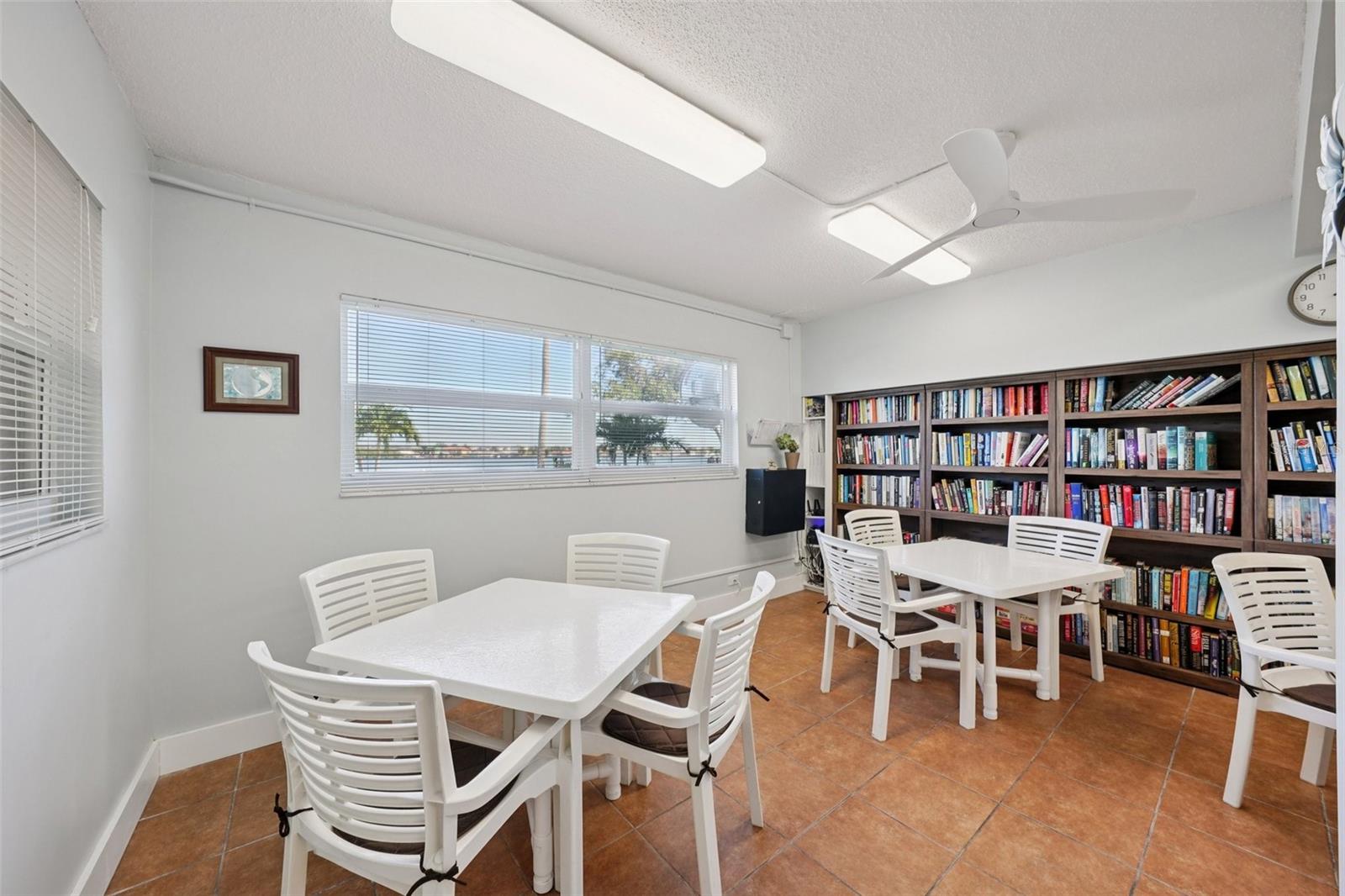 Image 32 of 36 For 1847 Shore Drive S 711