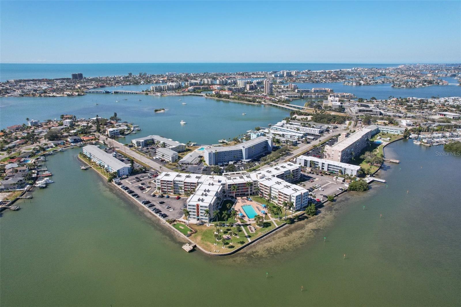 Image 34 of 36 For 1847 Shore Drive S 711