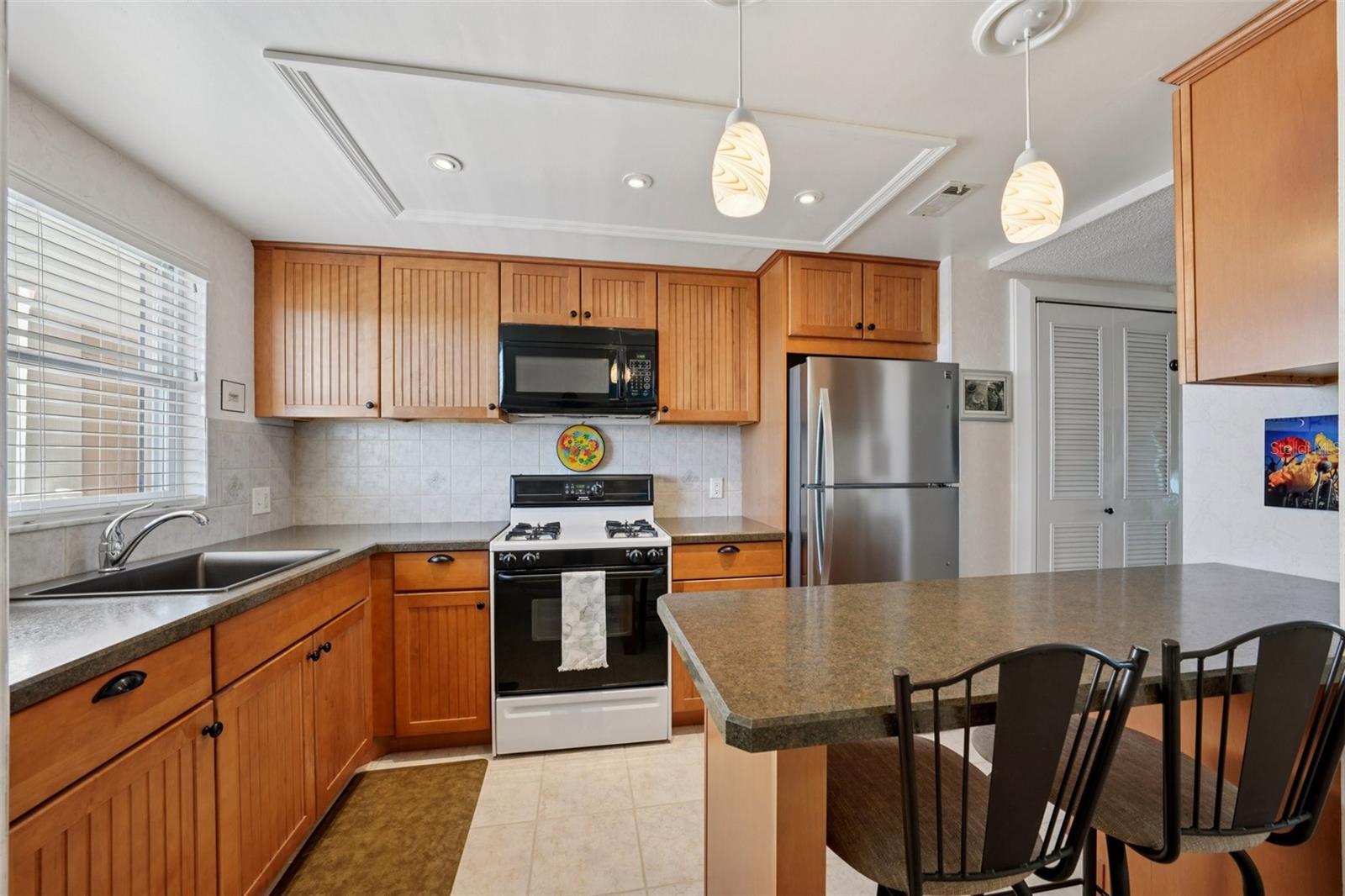 Image 6 of 36 For 1847 Shore Drive S 711