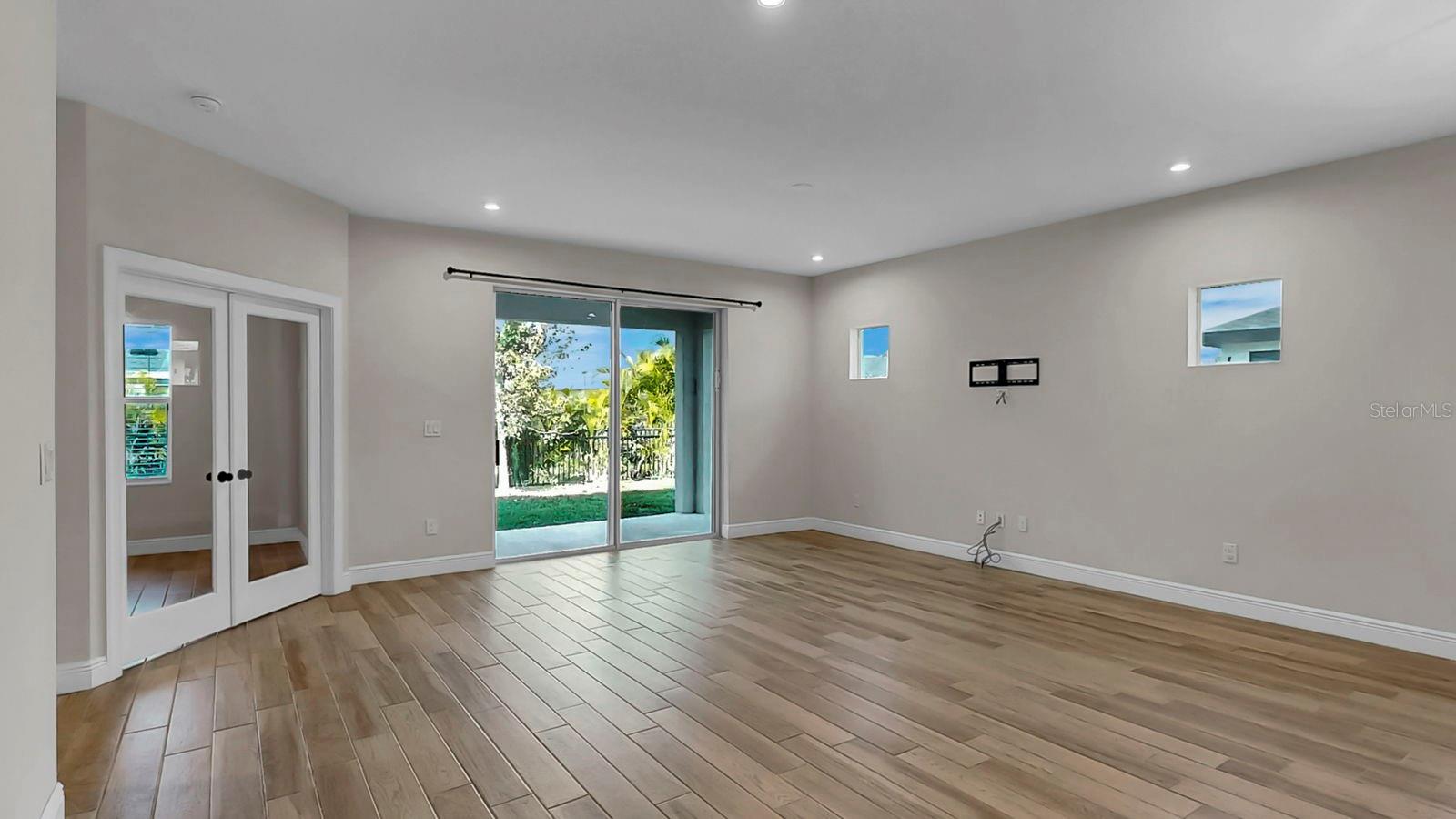 Image 17 of 57 For 5524 Del Coronado Drive