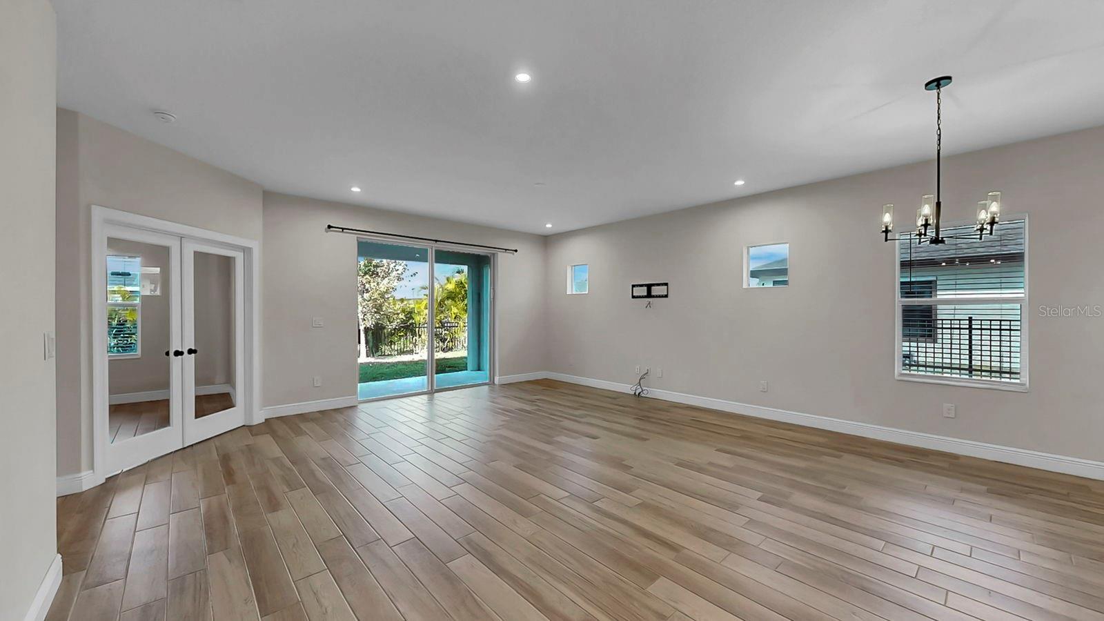 Image 18 of 57 For 5524 Del Coronado Drive