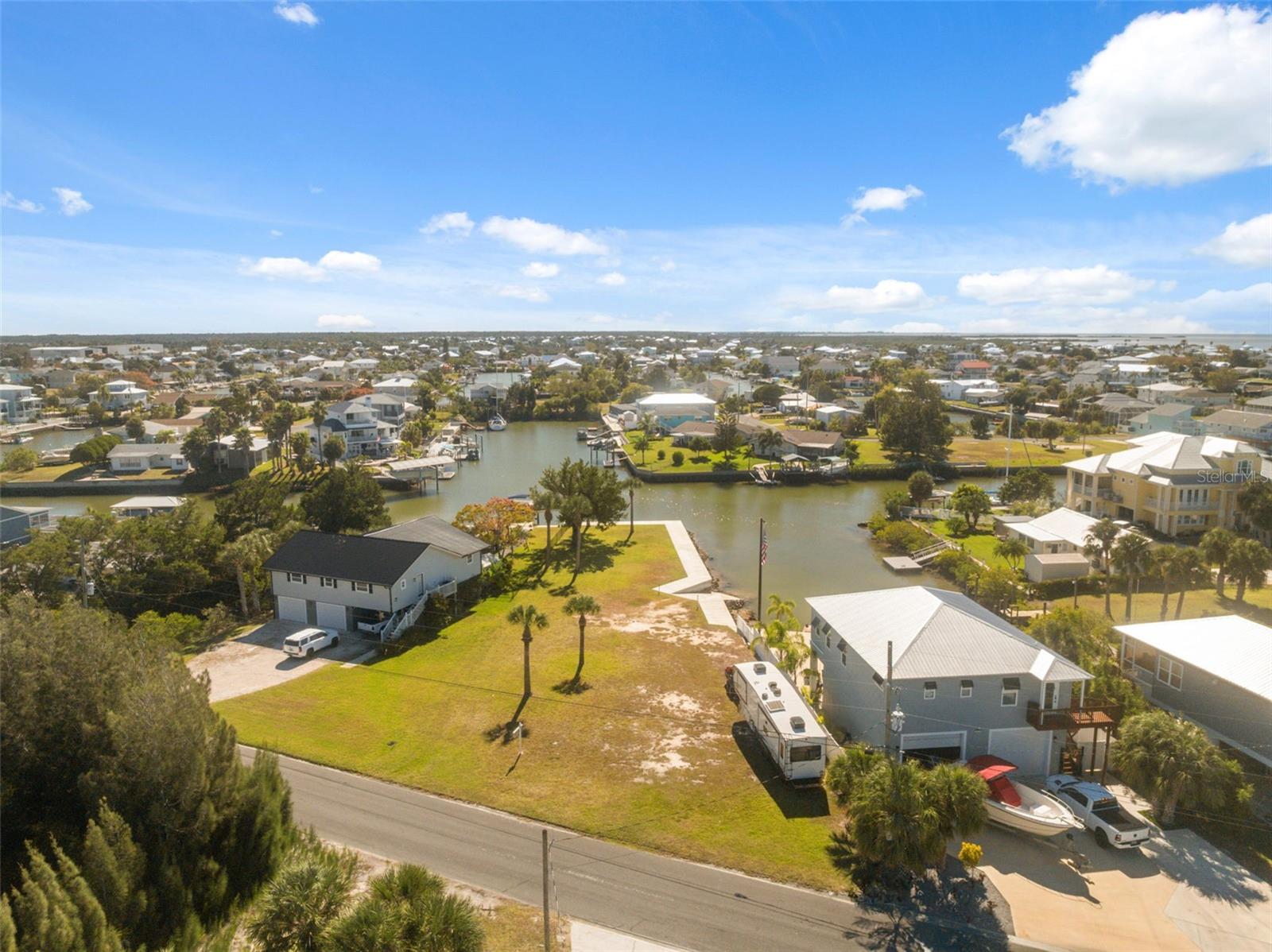 Listing photo id 8 for 3616 Flamingo Boulevard