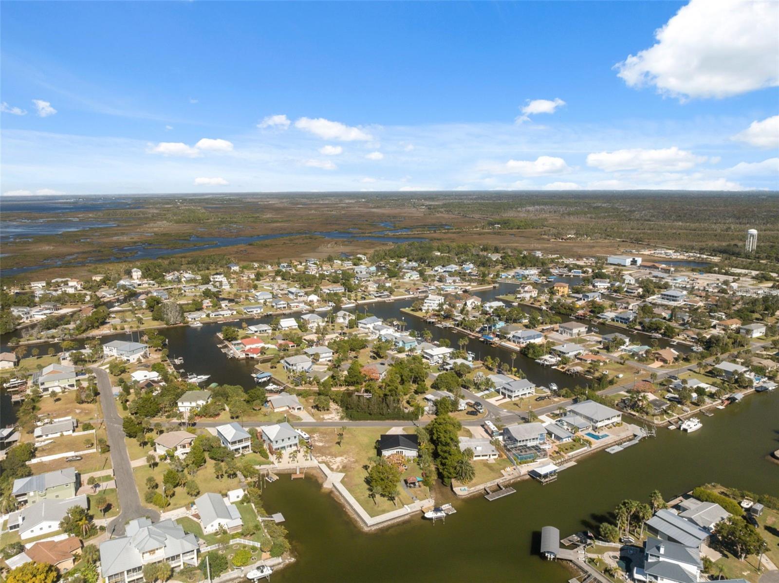 Listing photo id 19 for 3616 Flamingo Boulevard