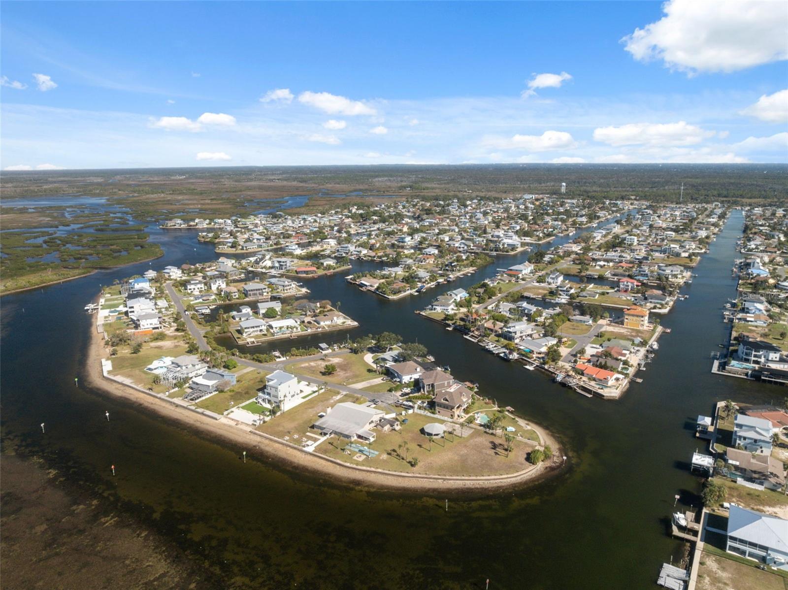 Listing photo id 23 for 3616 Flamingo Boulevard