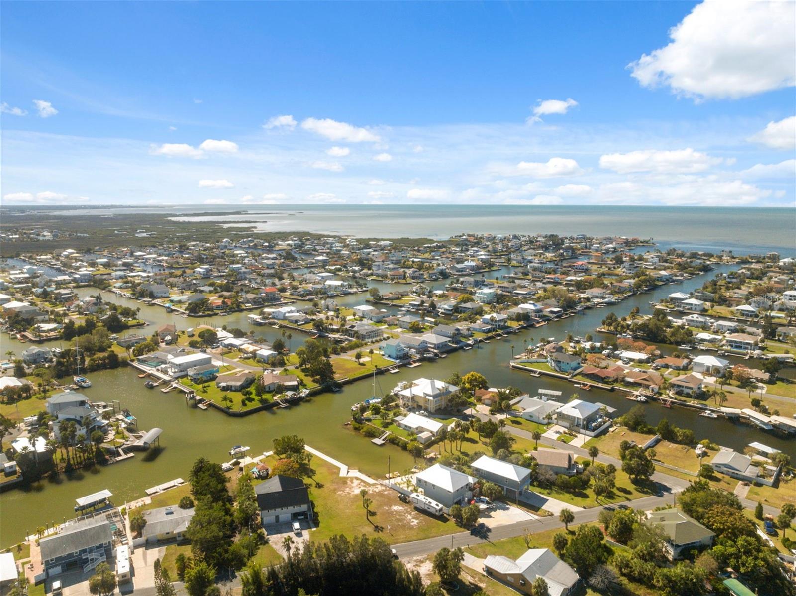 Listing photo id 27 for 3616 Flamingo Boulevard