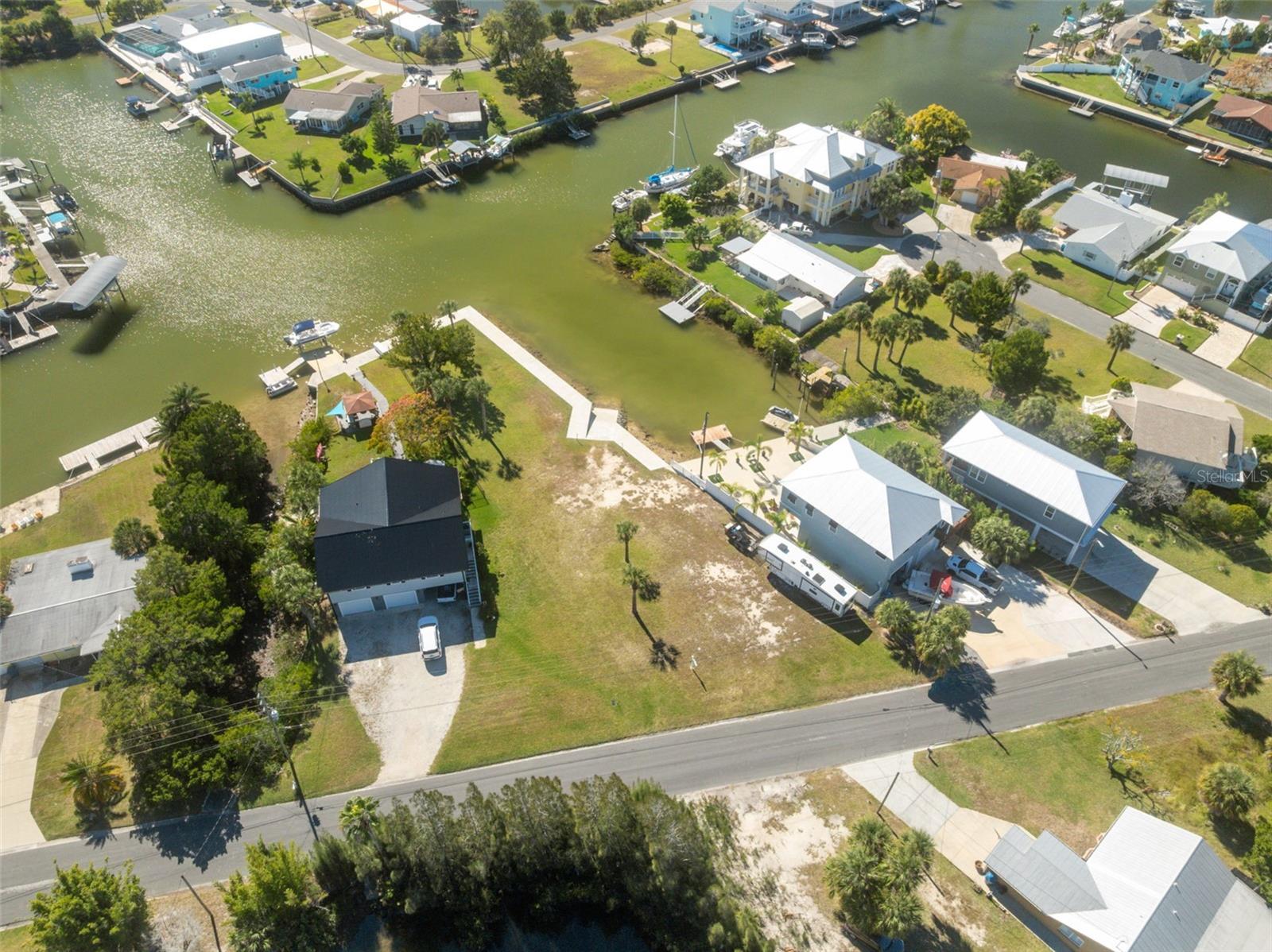 Listing photo id 3 for 3616 Flamingo Boulevard