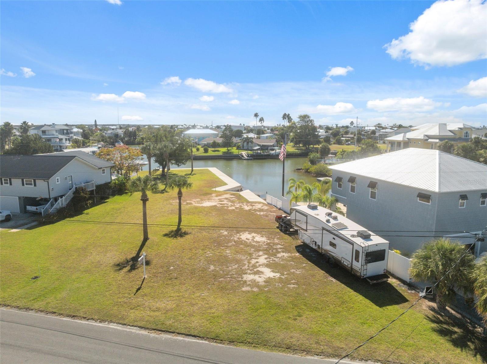 Listing photo id 4 for 3616 Flamingo Boulevard