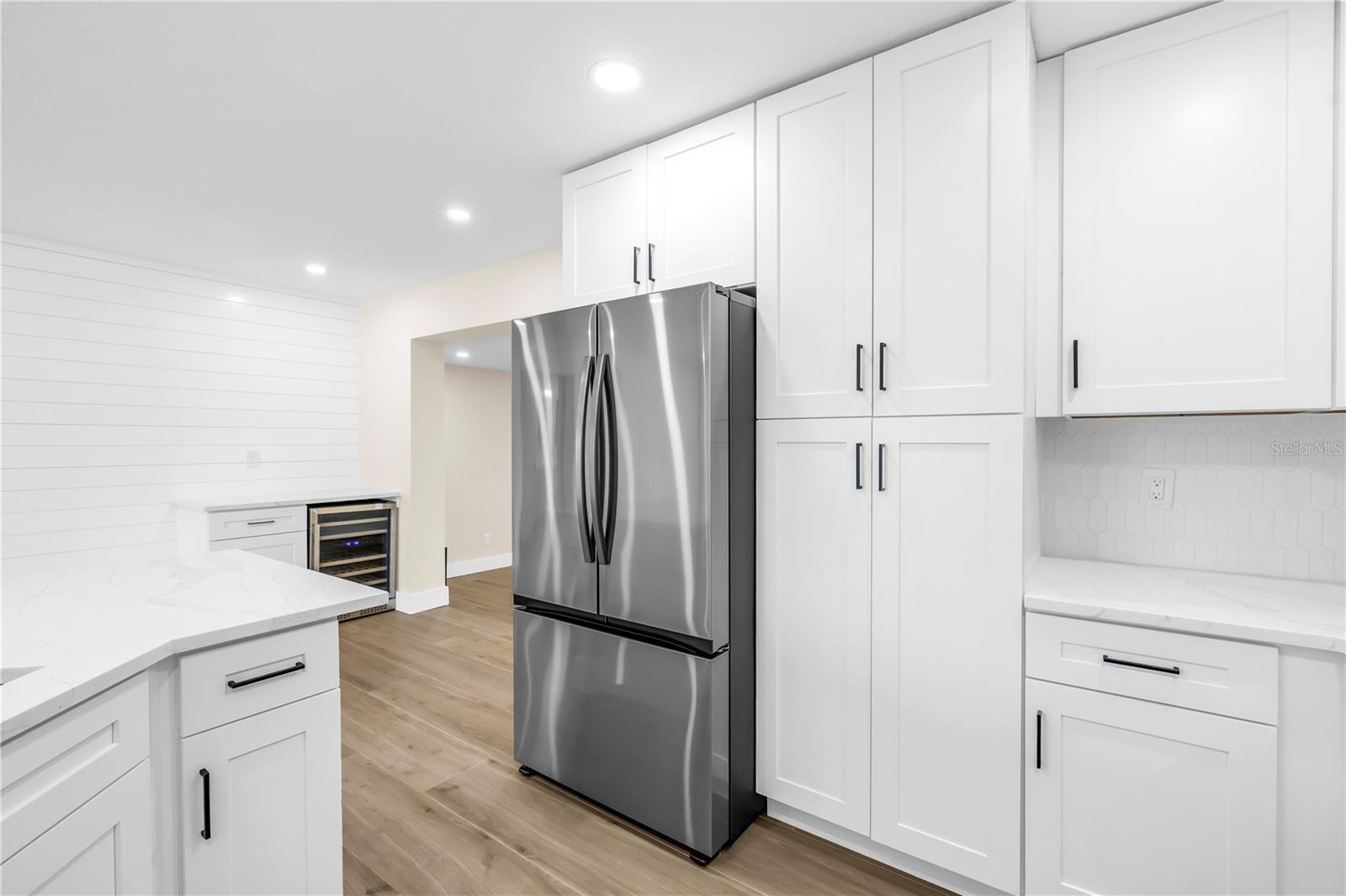 Image 11 of 39 For 4891 Venetian Boulevard Ne