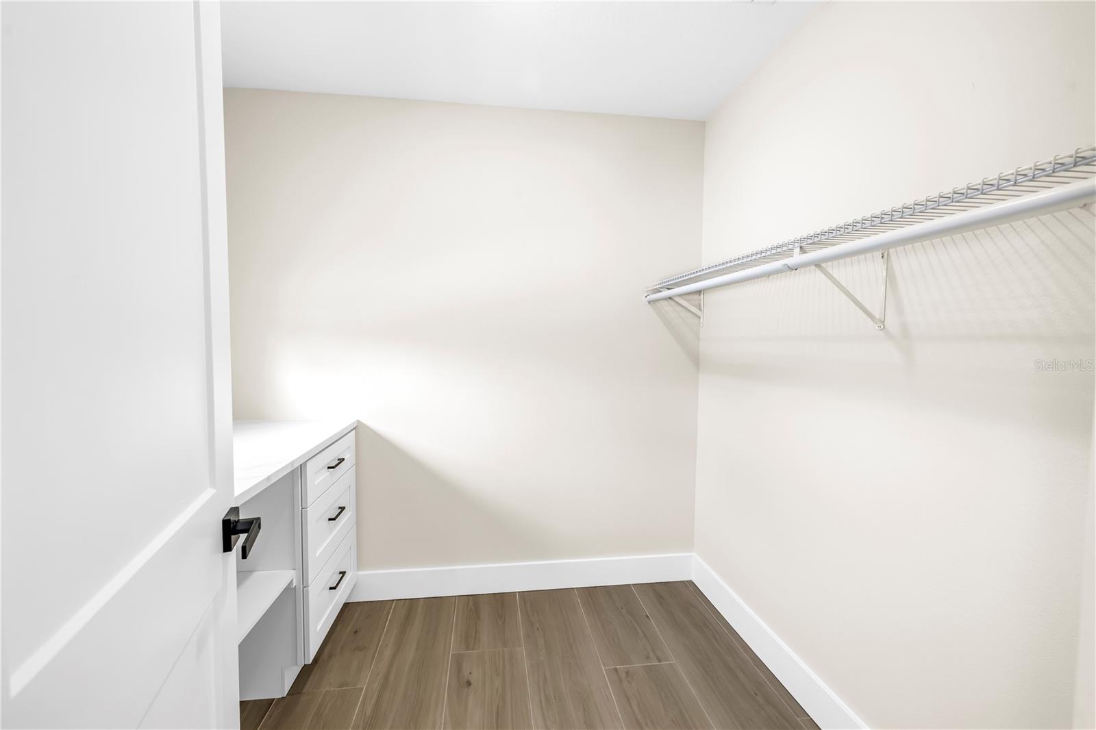 Image 17 of 39 For 4891 Venetian Boulevard Ne