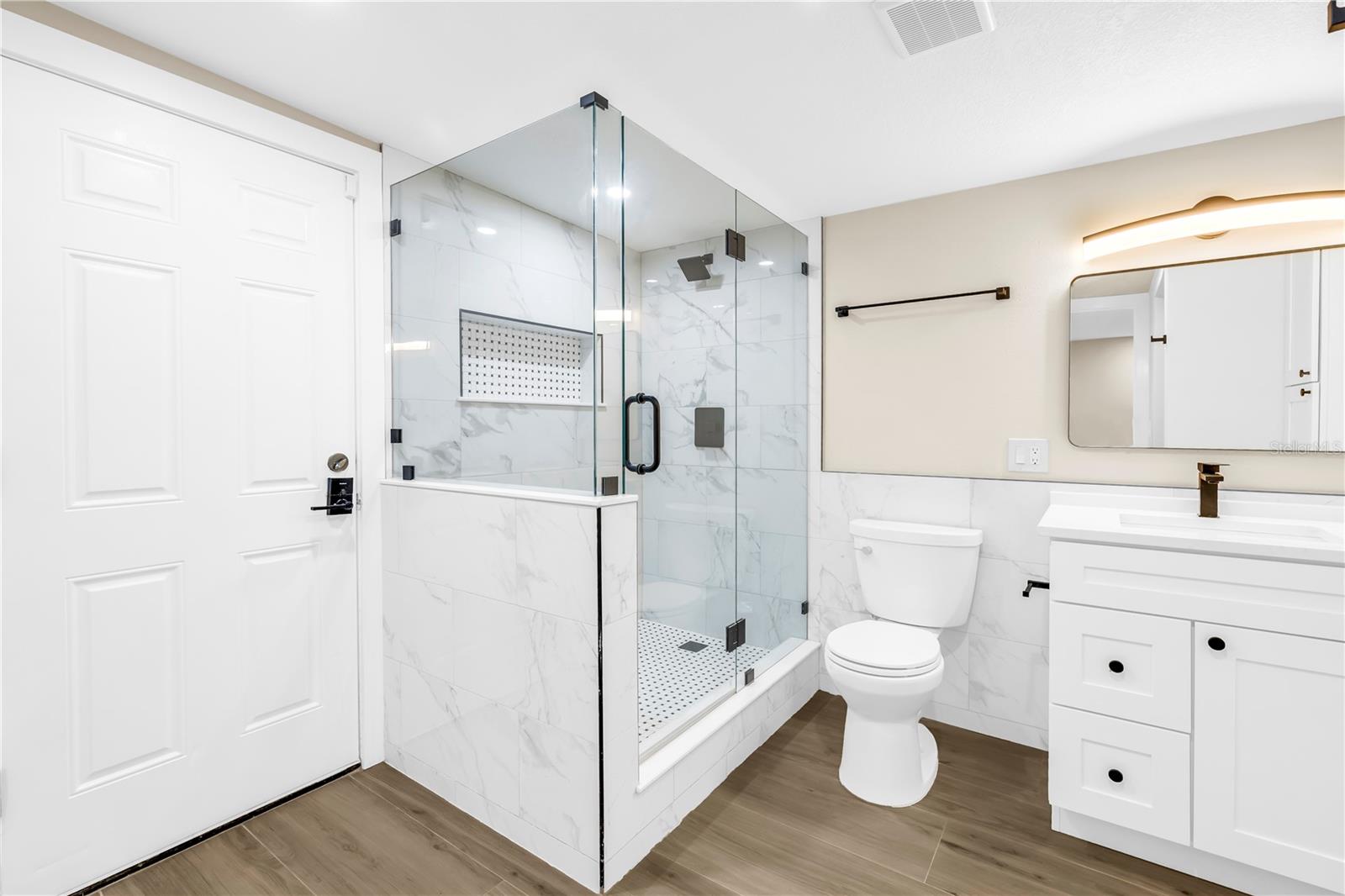 Image 22 of 39 For 4891 Venetian Boulevard Ne