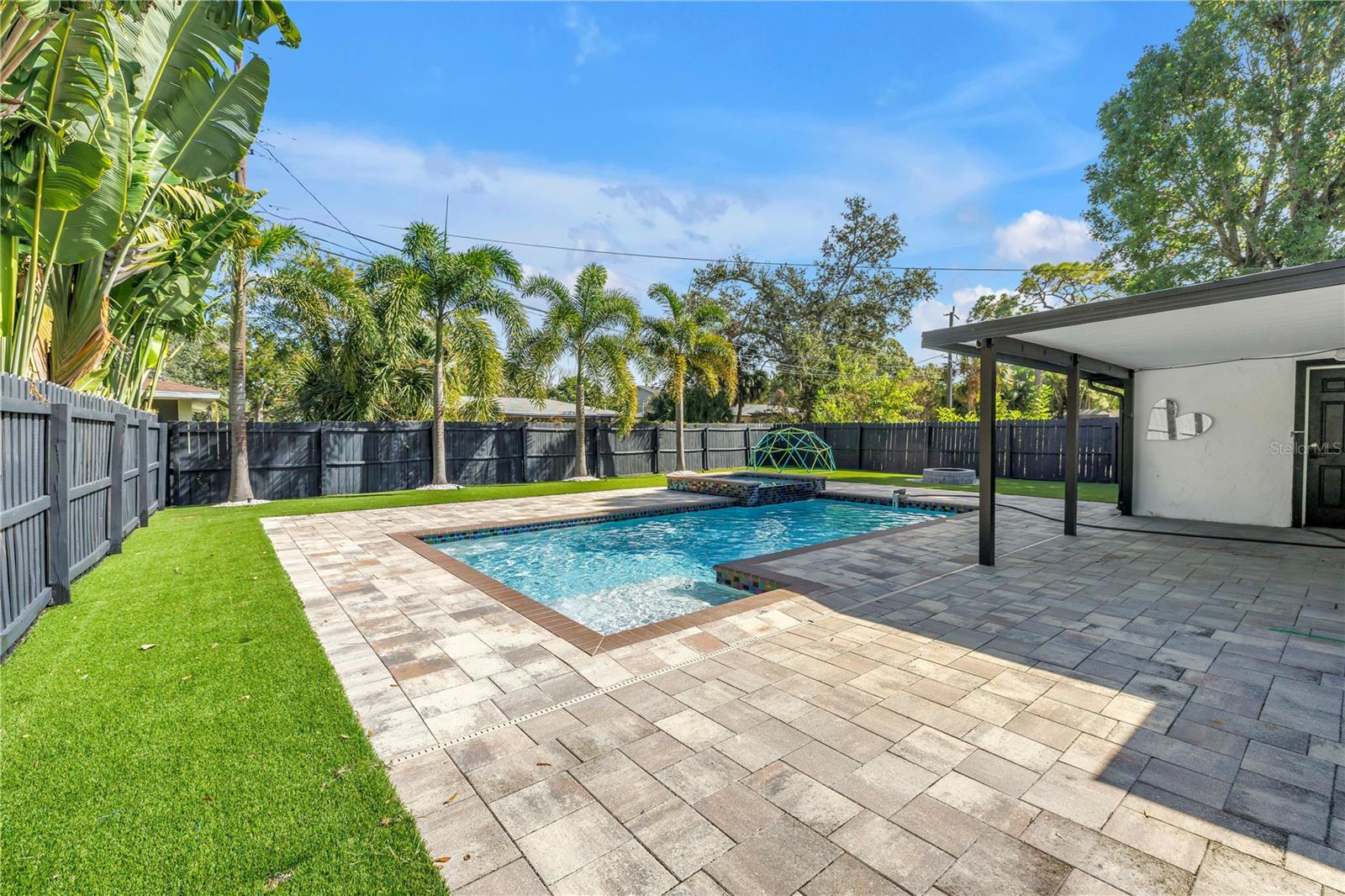 Image 29 of 39 For 4891 Venetian Boulevard Ne