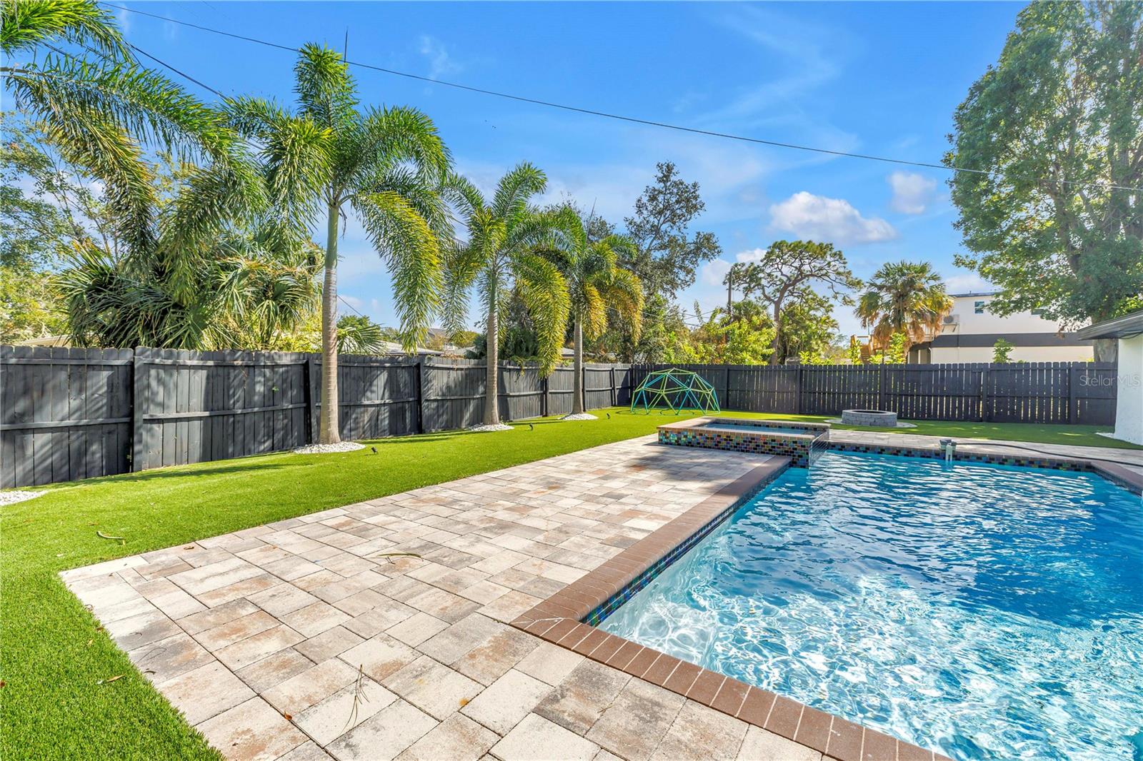 Image 39 of 39 For 4891 Venetian Boulevard Ne