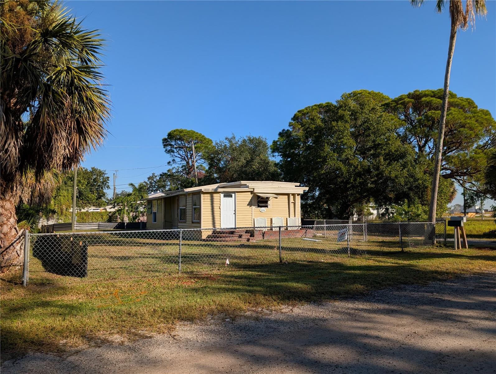 Listing photo id 14 for 1331 Mentone Drive Ne