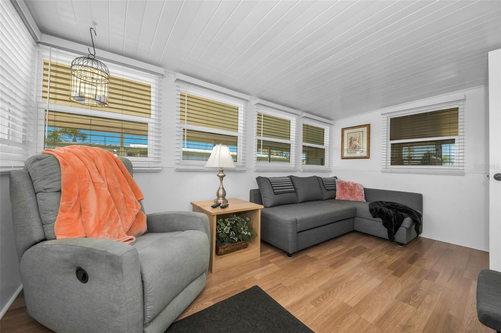 Image 18 of 81 For 46 Drury Lane